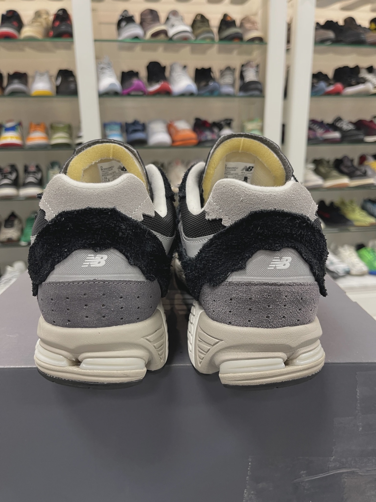 New Balance 2002R Protection Pack Black Grey • Pre-Owned [6325] 4