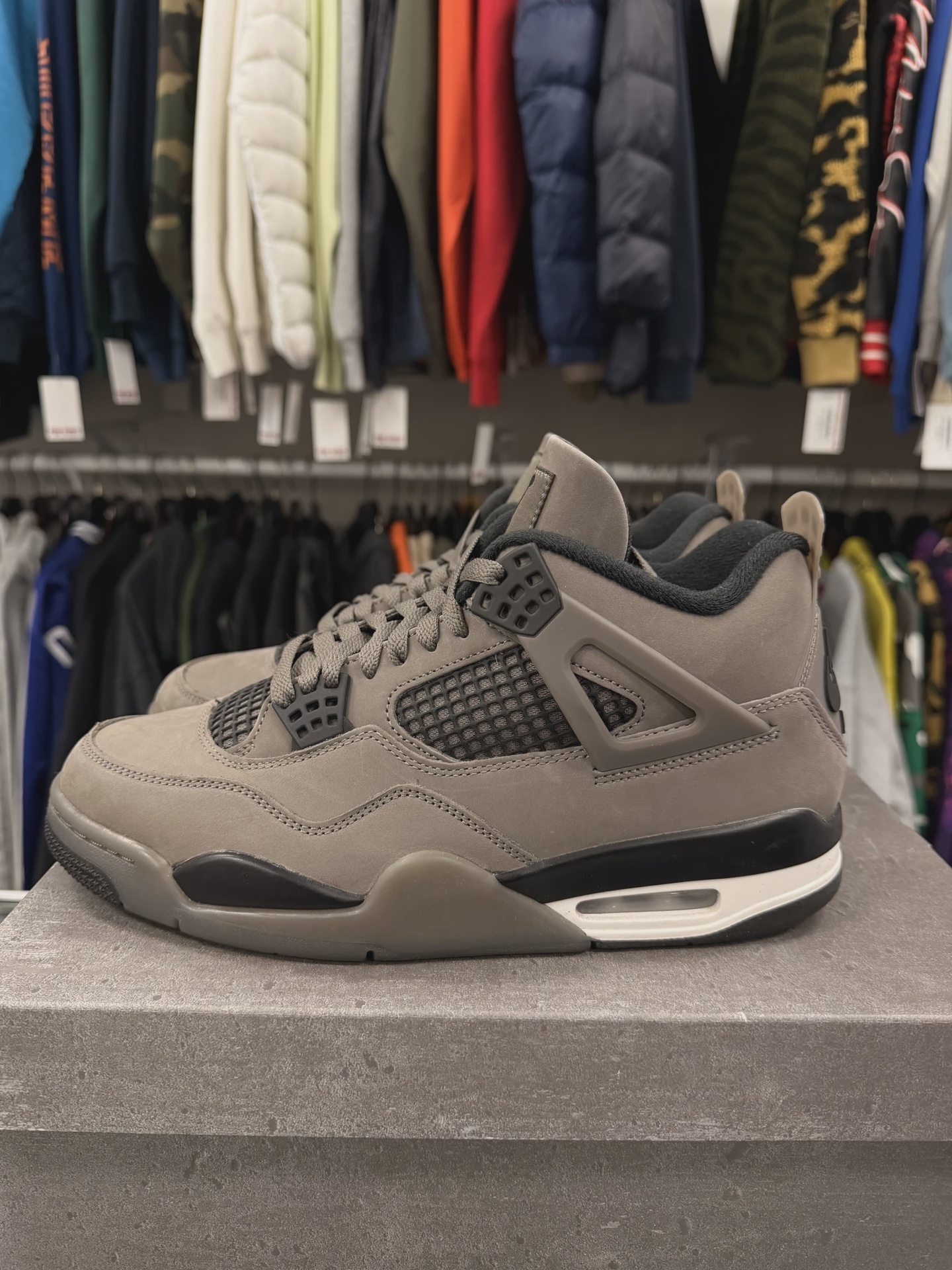 Air Jordan 4 Retro Cave Stone • Pre-Owned [3310] 4