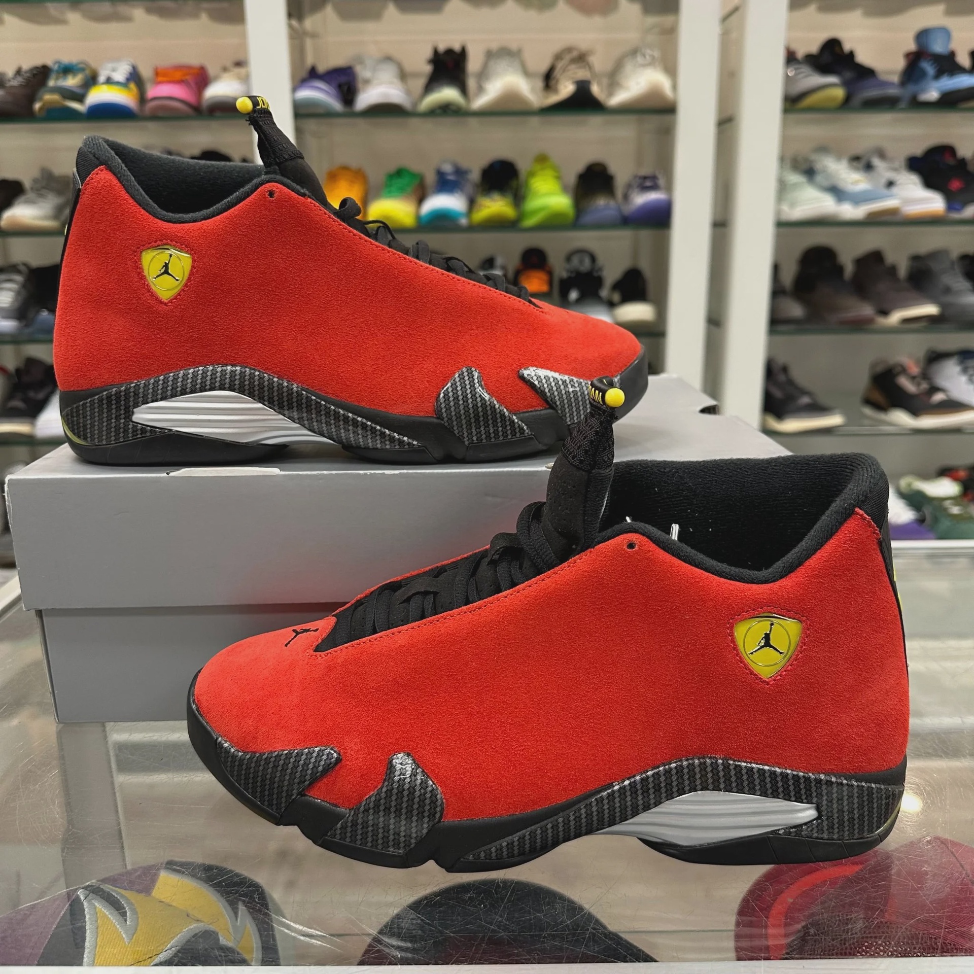 Air Jordan 14 Retro Ferrari (2025) • Pre-Owned [2206] - photo 1