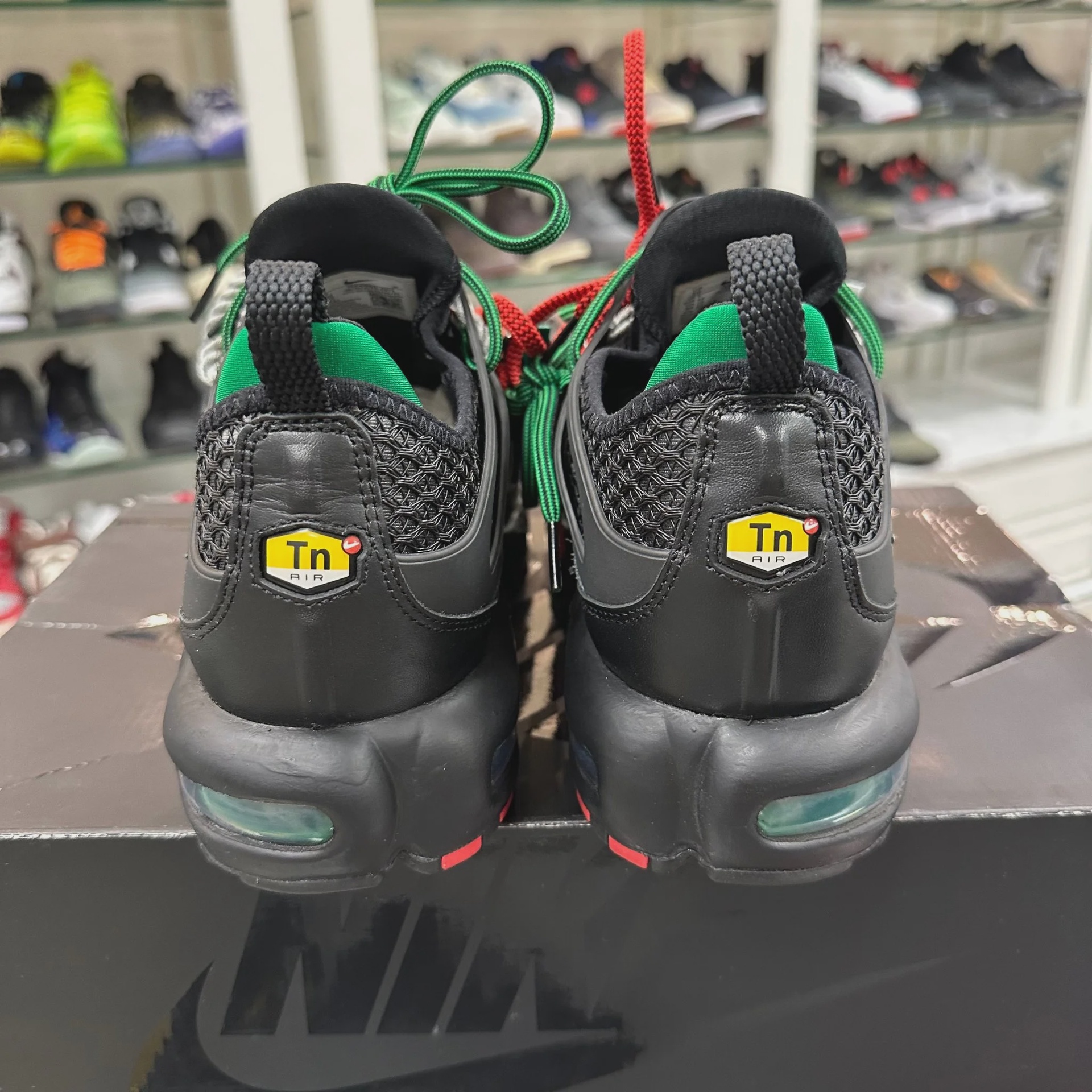 Nike Air Max Plus Homecoming Black • Pre-Owned [8915] - photo 6