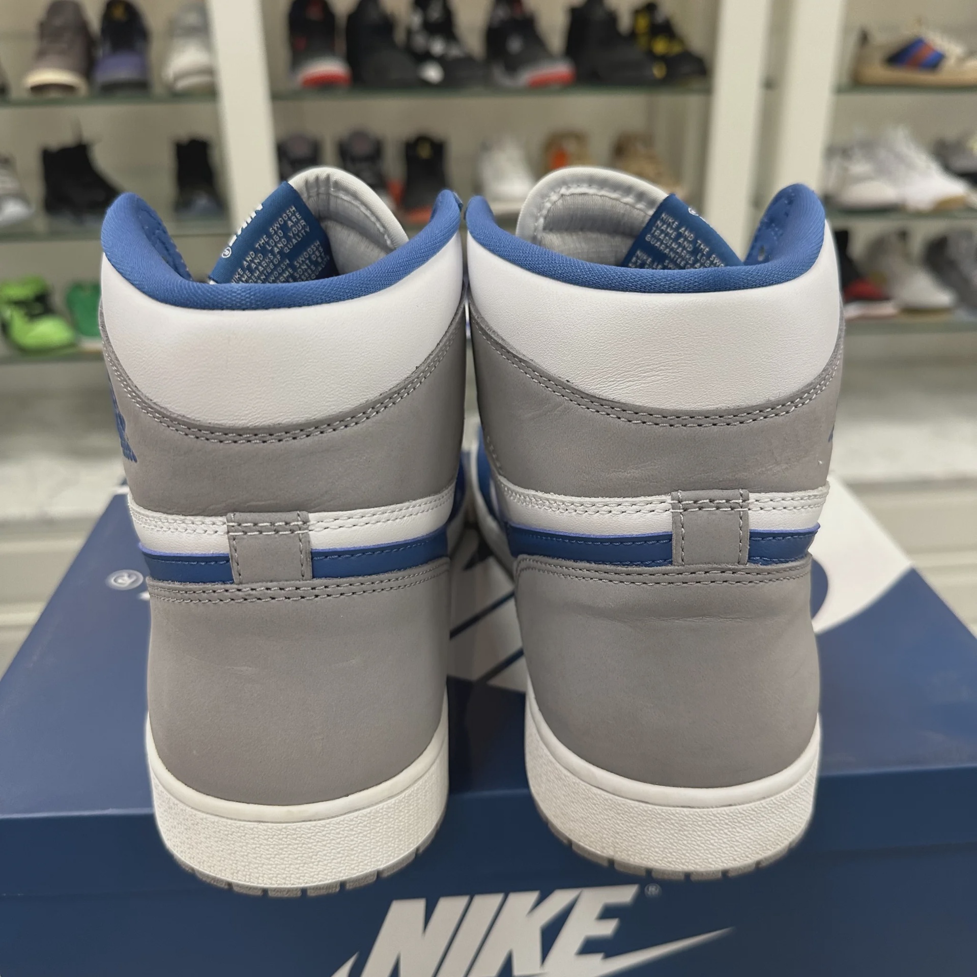 Air Jordan 1 Retro High Original True Blue • Pre-Owned [8012] - photo 4