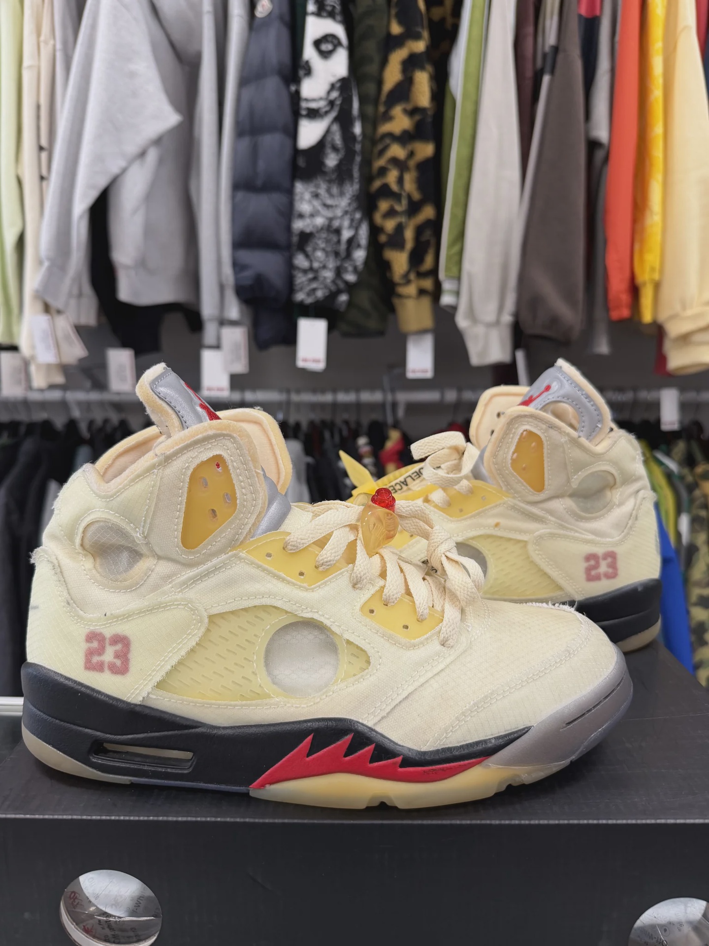 Air Jordan 5 Retro Off-White Sail • Pre-Owned [1222] - photo 1