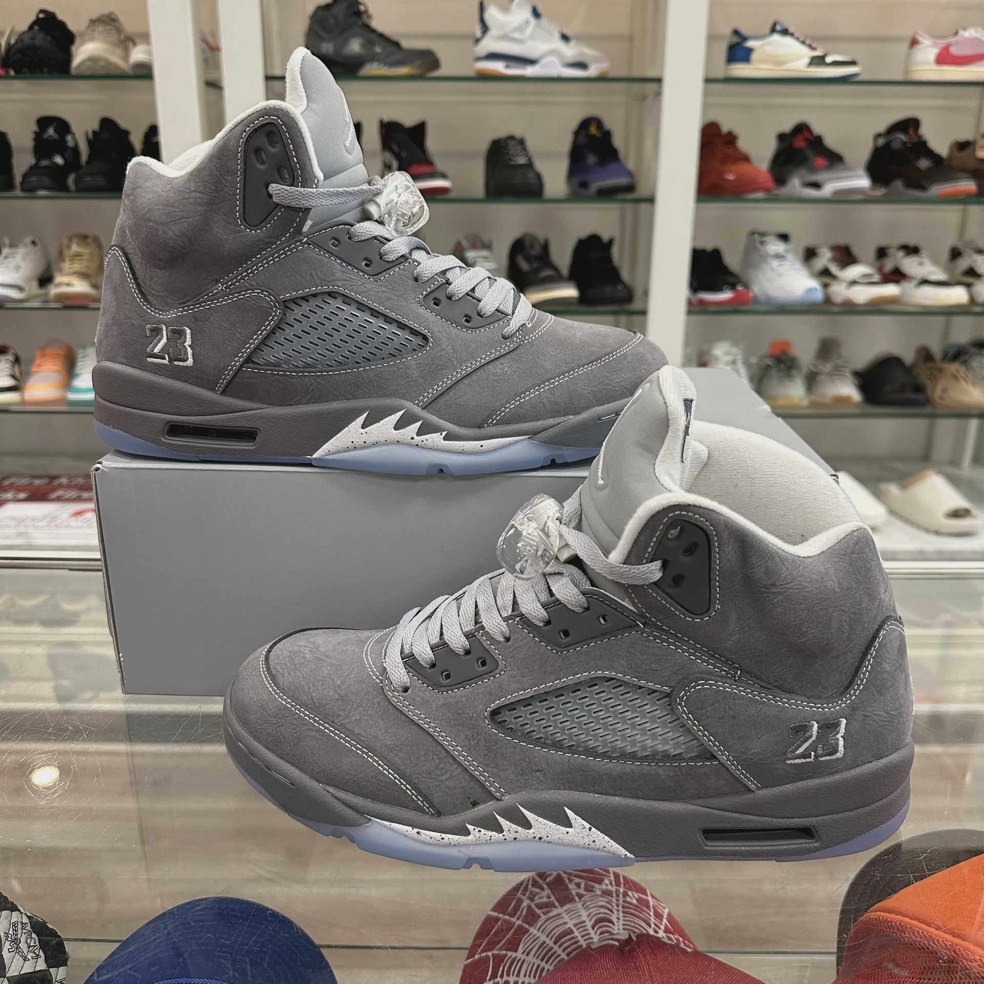 Air Jordan 5 Retro Wolf Grey (2026) • Pre-Owned [8121] - photo 1