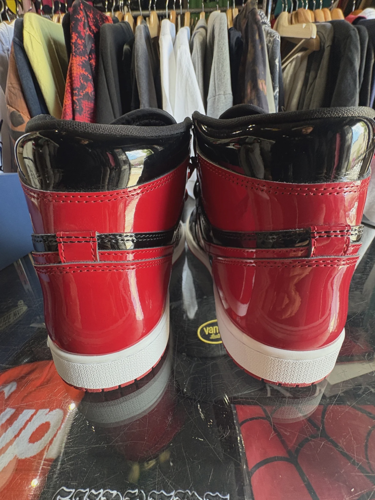 Air Jordan 1 Retro High Original Patent Black Red • Pre-Owned [6264] - photo 3