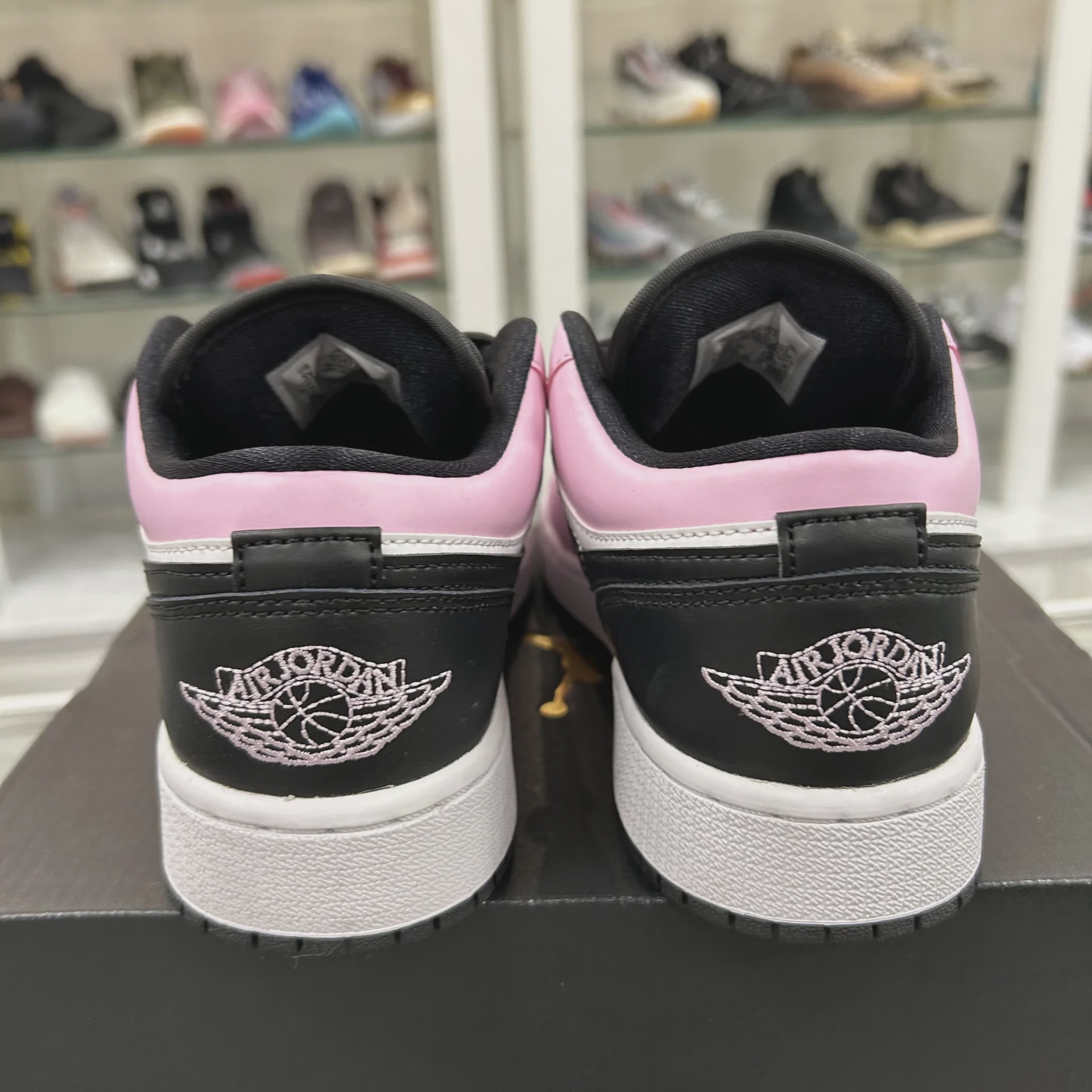 Jordan Jordan 1 Low Light Arctic Pink (Grade School) - Size US Y 5