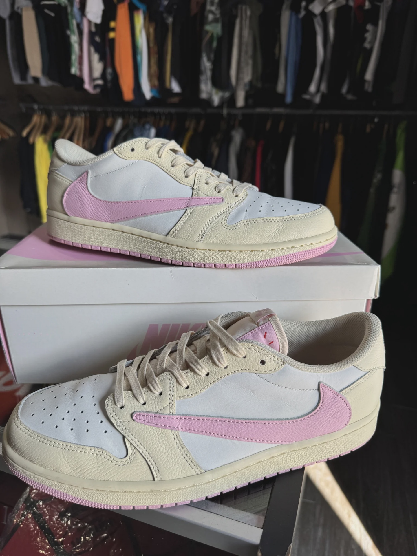 Jordan Air Jordan 1 Retro Low Original SP Travis Scott Shy Pink - Size US M 10.5