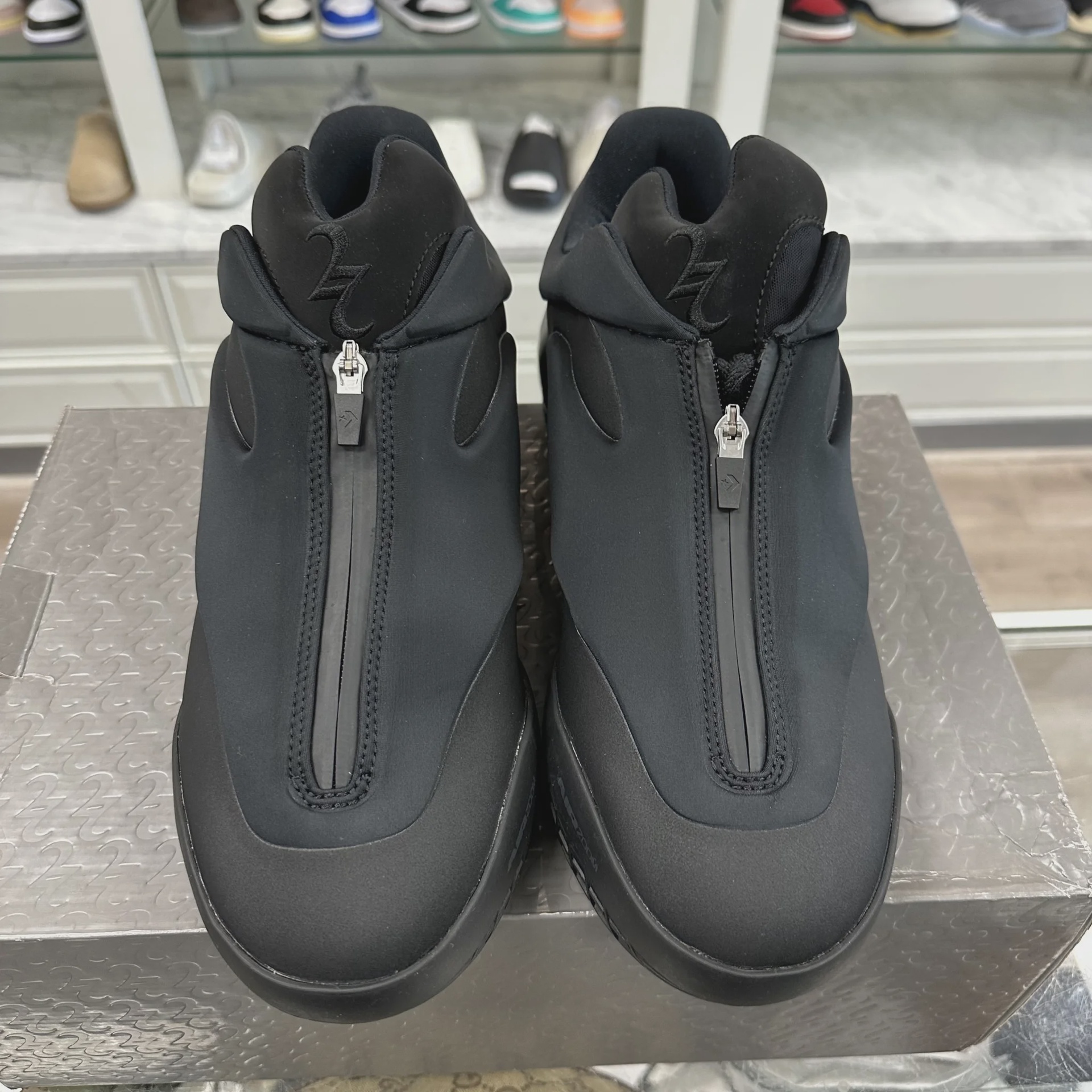 Converse SHAI 001 Charm Black • Pre-Owned [6006] - photo 7