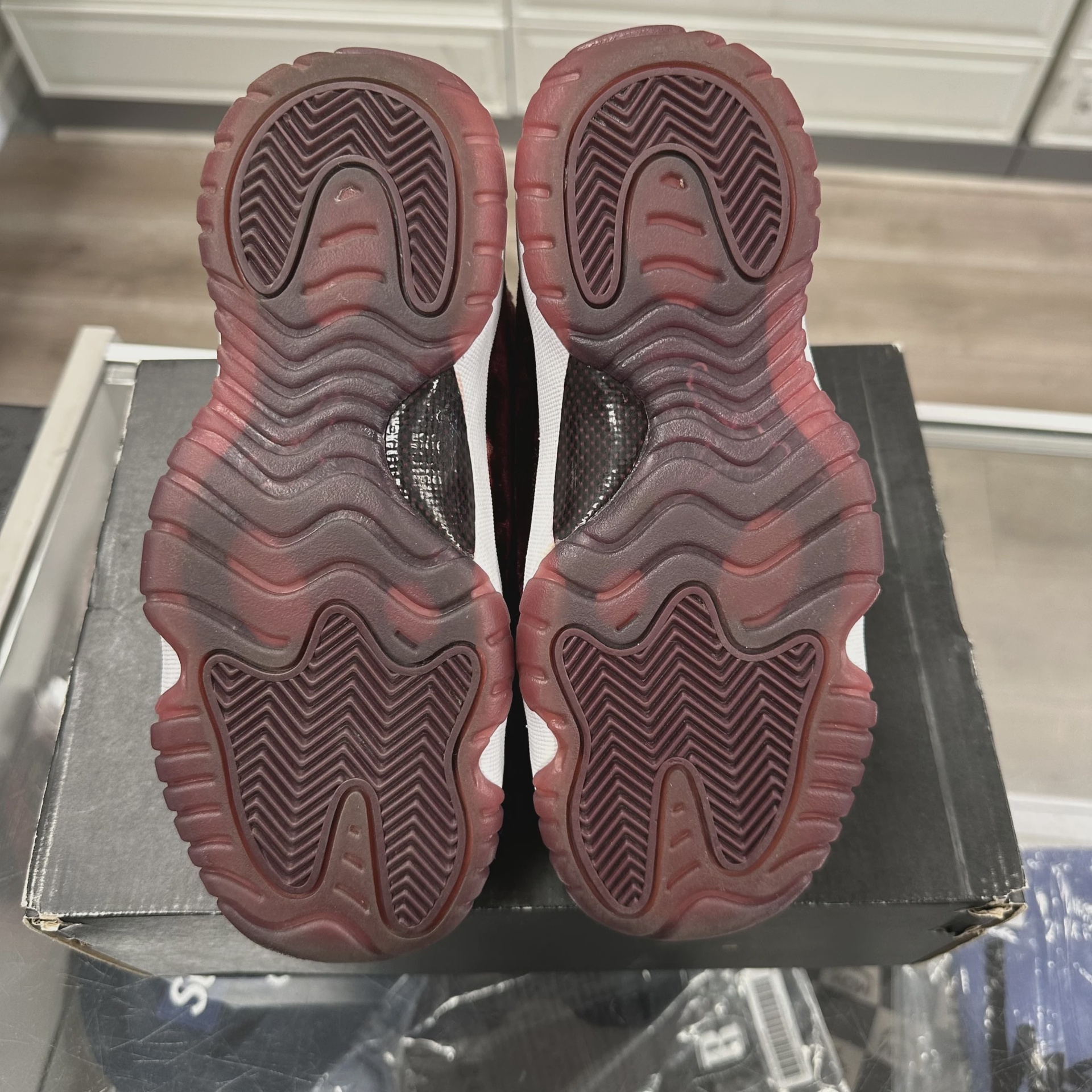 Air Jordan 11 Retro Heiress Night Maroon (Grade School) • Pre-Owned [4273] 3