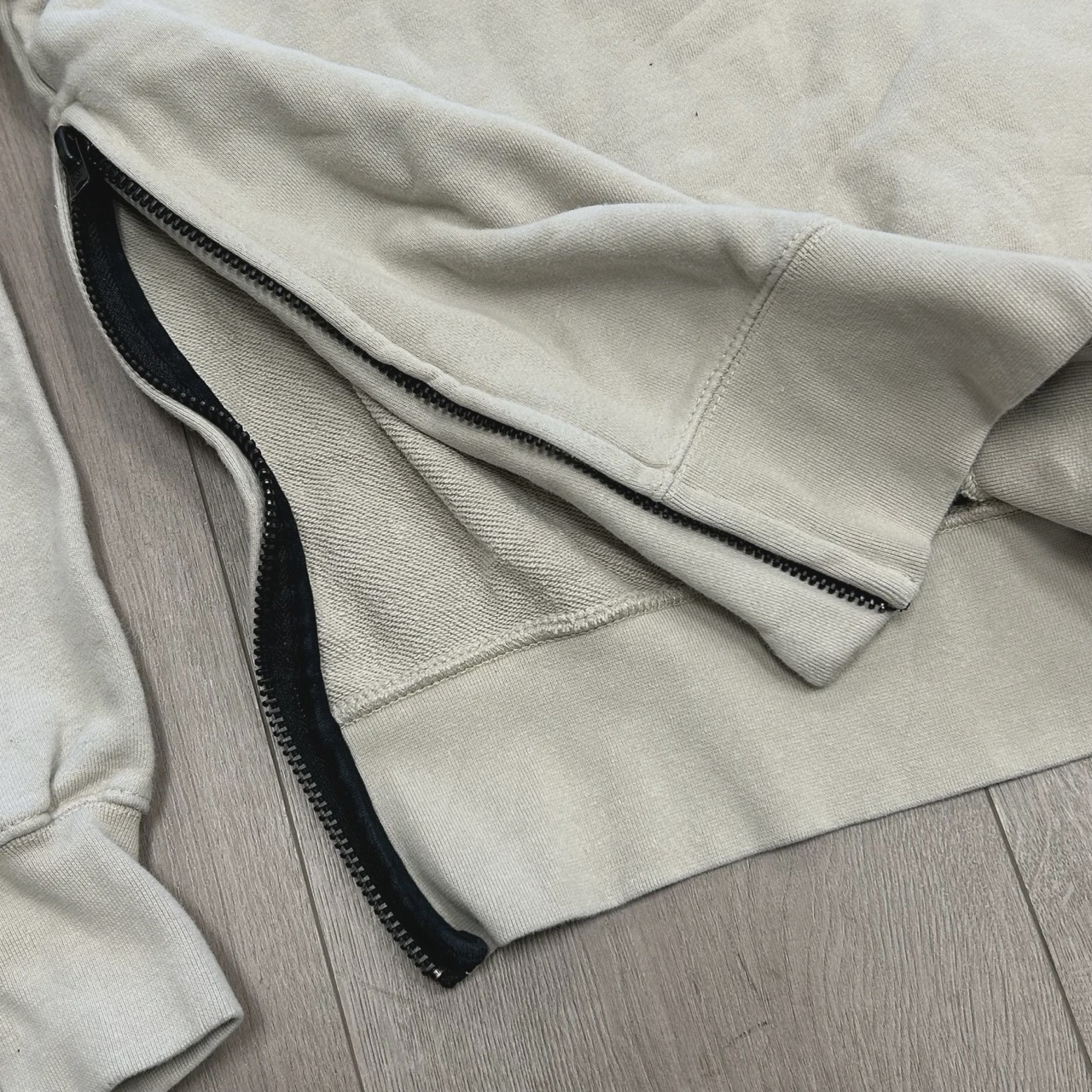 Fear of God Essentials Relaxed Crewneck Sweatshirt • Pre-Owned [4935] 3