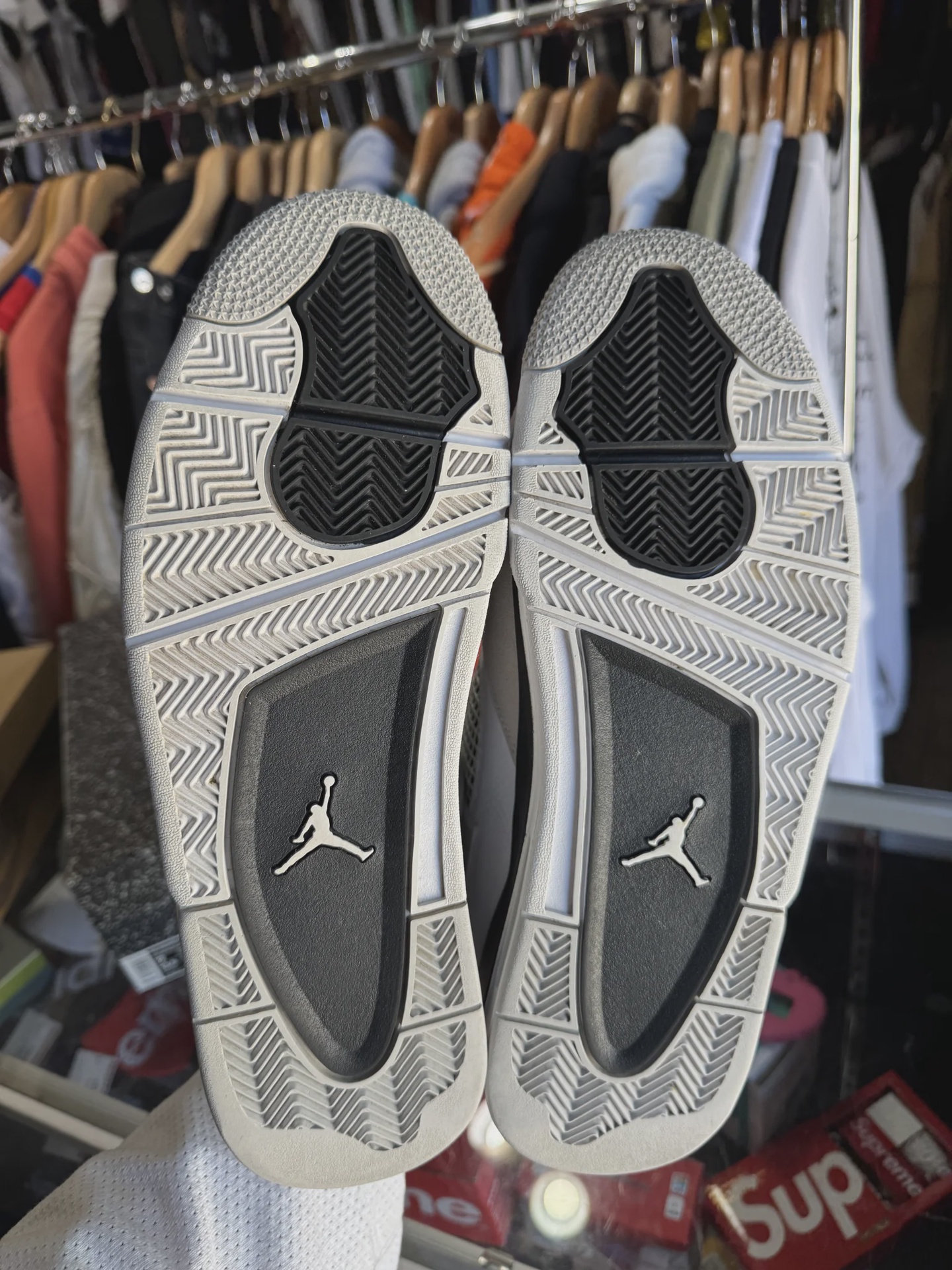 Air Jordan 4 Retro Military Black • Pre-Owned [4943] - photo 4
