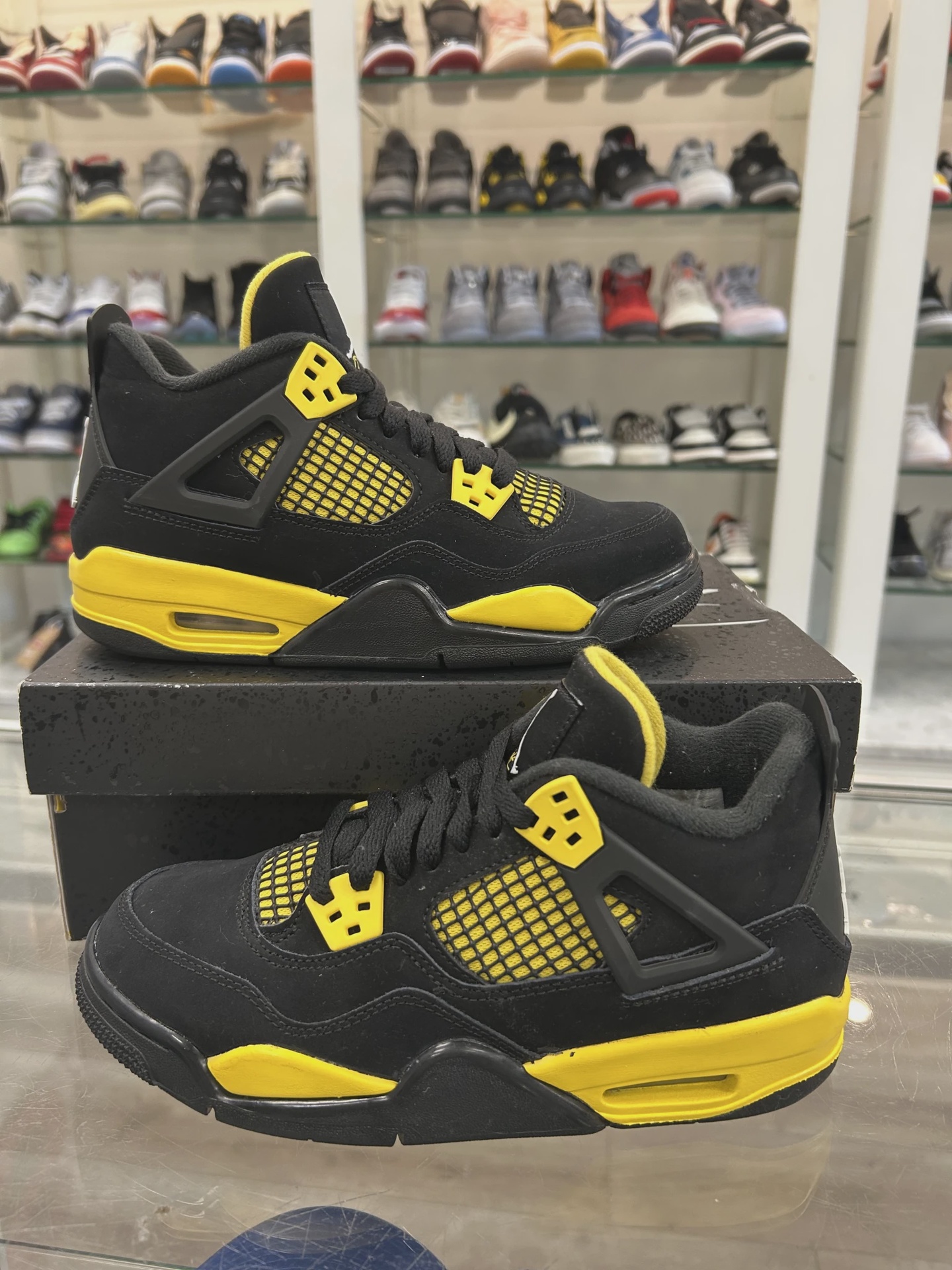 Air Jordan 4 Retro Thunder (2023) (Grade School) • Pre-Owned [4425] 8