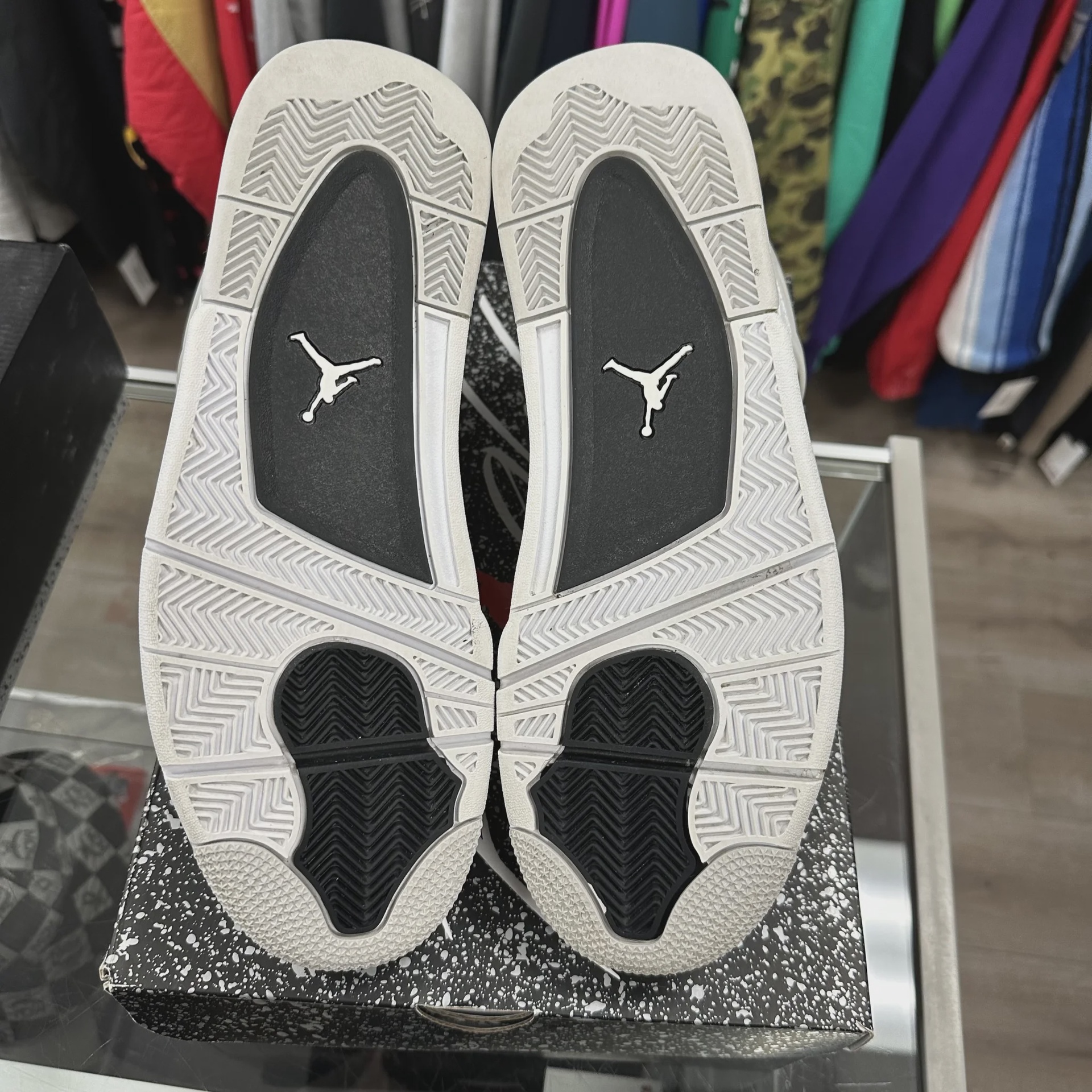 Air Jordan 4 Retro Military Black • Pre-Owned [3694] - photo 7