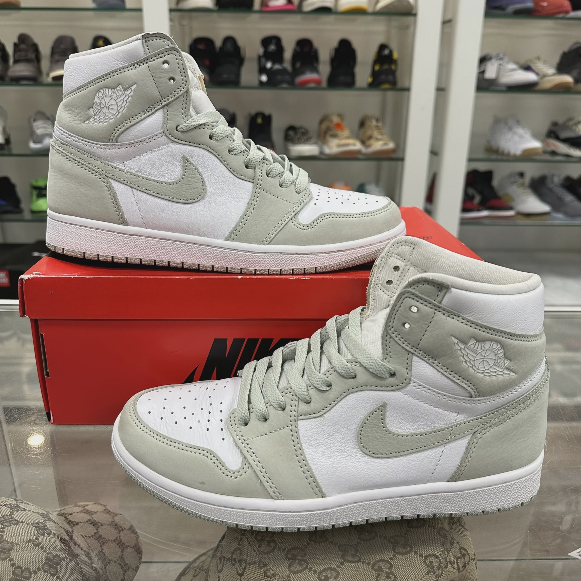 Jordan Air Jordan 1 Retro High Original Seafoam (Women's) - Size US W 9