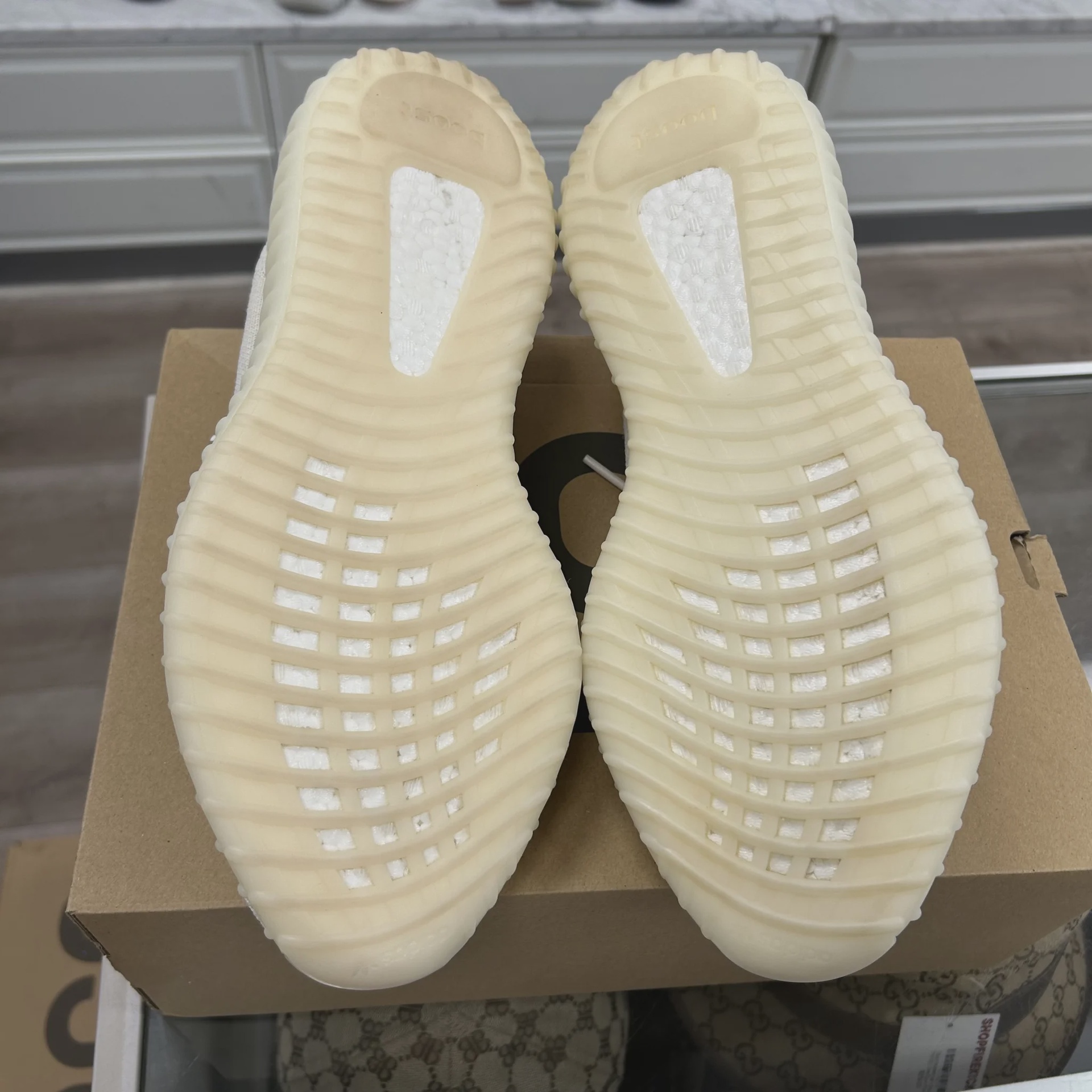 adidas Yeezy Boost 350 V2 Bone • Pre-Owned [3503] - photo 2