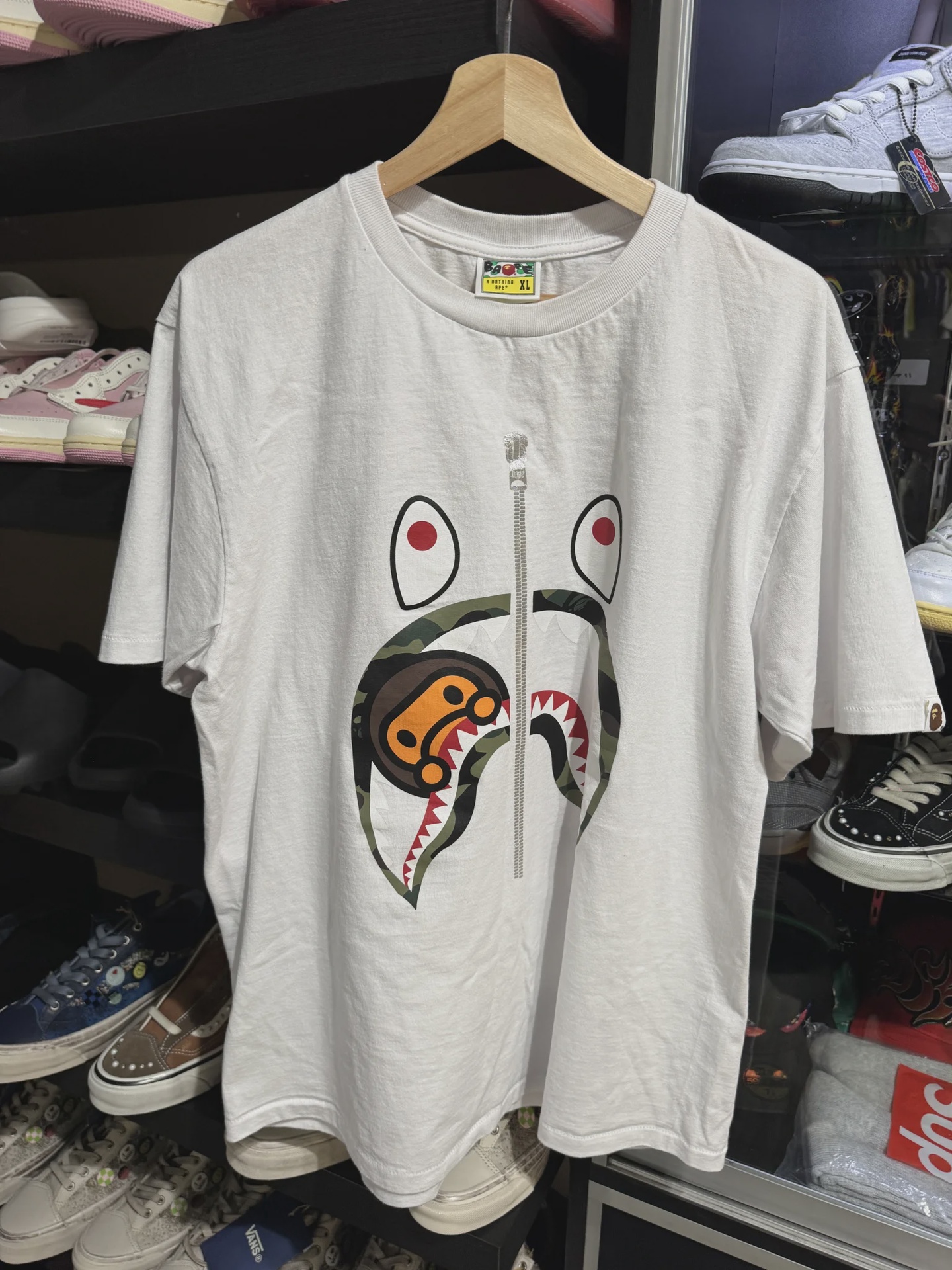 BAPE 1st Camo Milo Shark Tee White XL • Pre-Owned [7150]