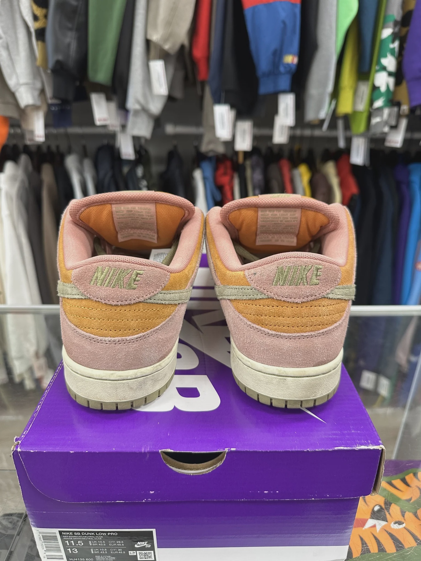 Nike SB Dunk Low Red Stardust • Pre-Owned [2081] - photo 3