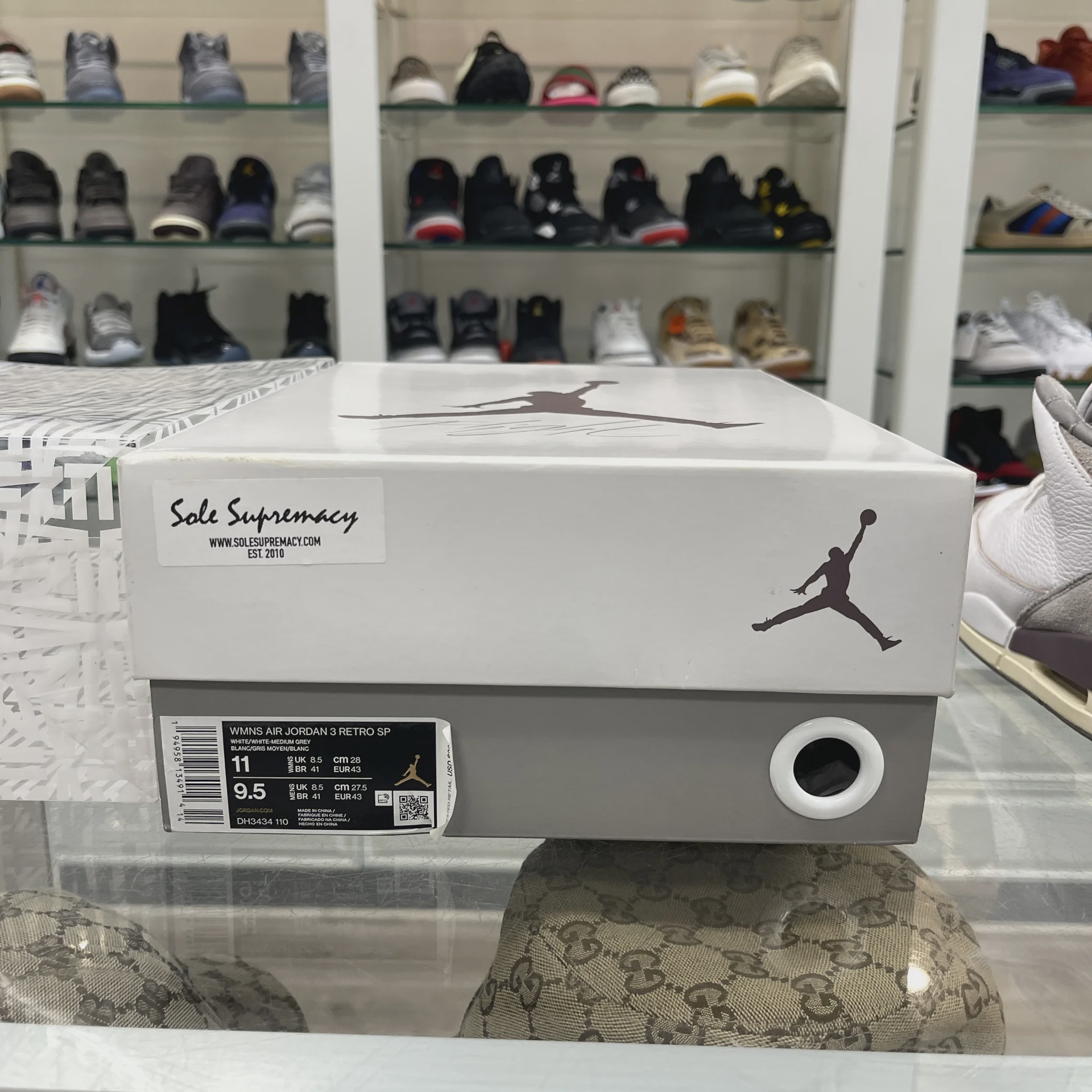 Air Jordan 3 Retro SP A Ma Maniére (Women's) • Pre-Owned [6278] - photo 3