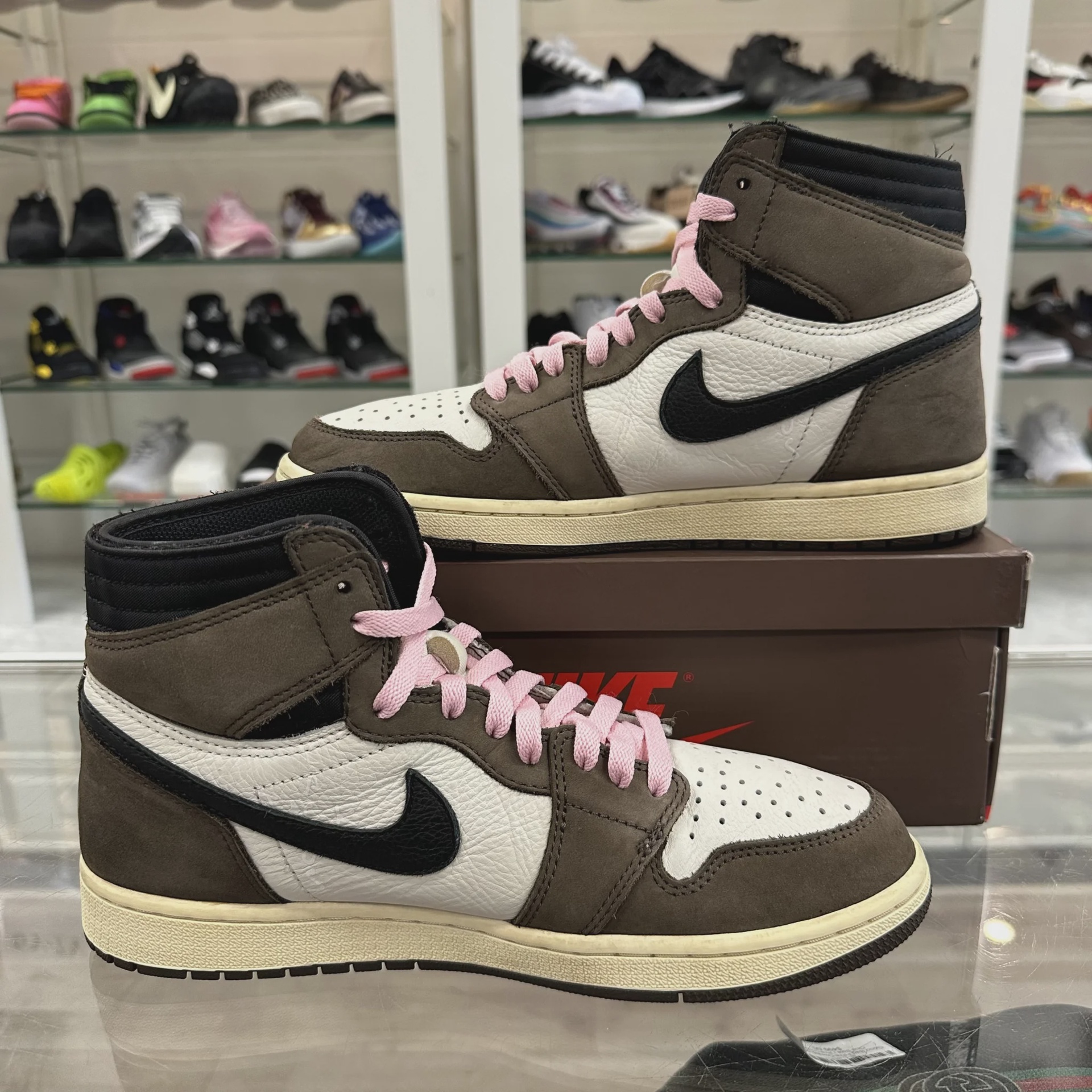 Air Jordan 1 Retro High Original SP Travis Scott Mocha • Pre-Owned [2820] - photo 3