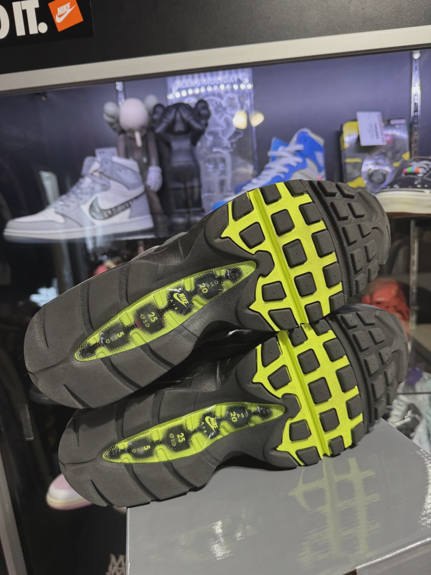 Nike Air Max 95 Original Big Bubble Neon (2025/2026) • Pre-Owned [7896] 3
