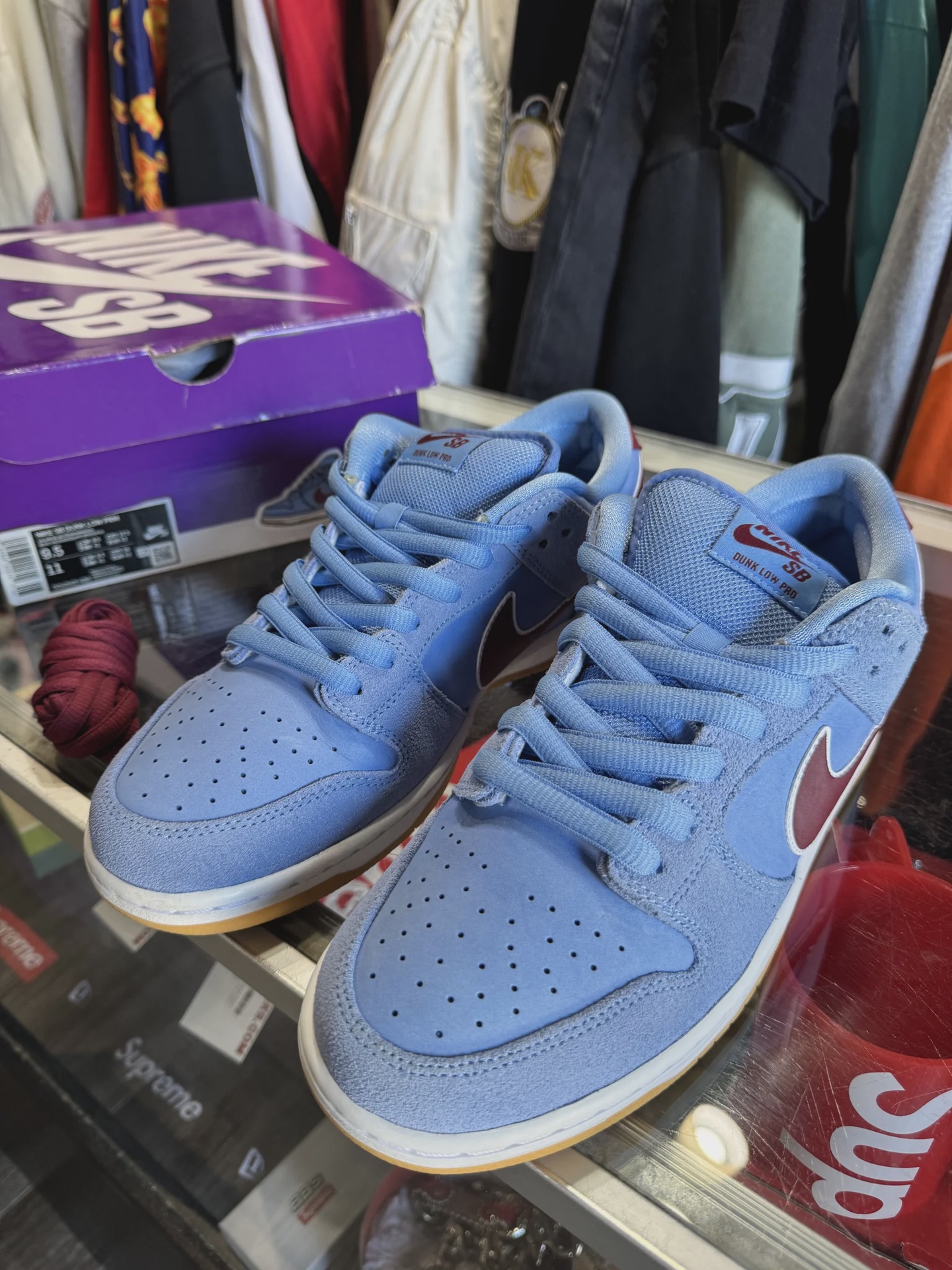 Nike SB Dunk Low Philadelphia Phillies • Pre-Owned [2285] - photo 2