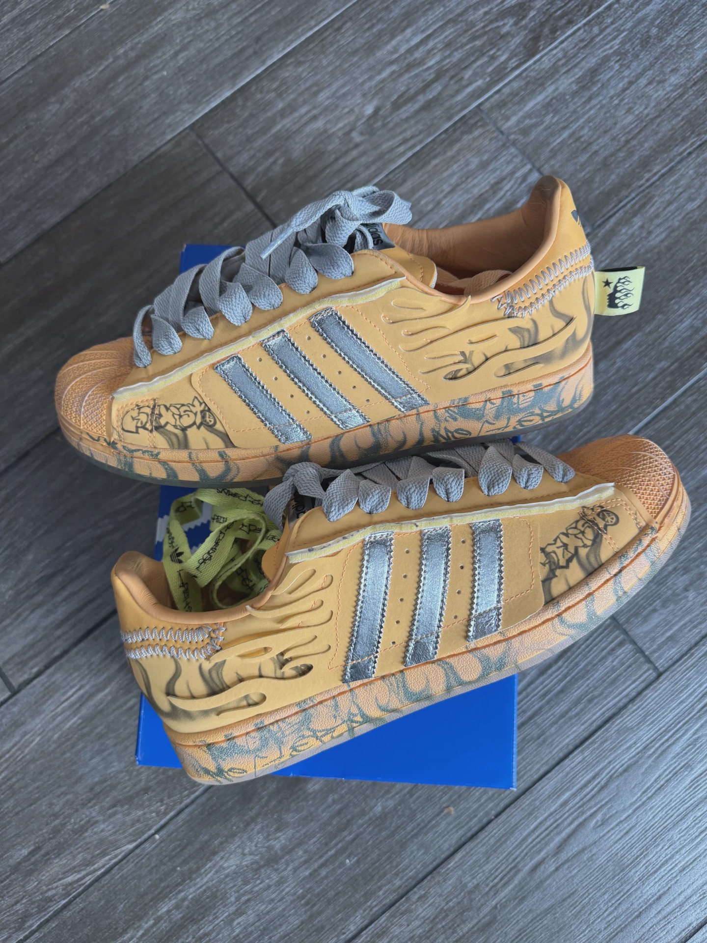 Adidas Superstar Hazy orange Hellstar • Pre-Owned [2306] 2