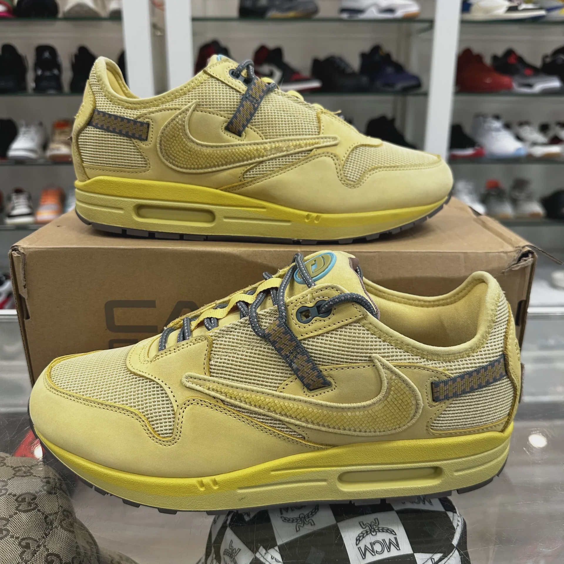 Nike Air Max 1 Travis Scott Cactus Jack Saturn Gold • Pre-Owned [5505] - photo 1