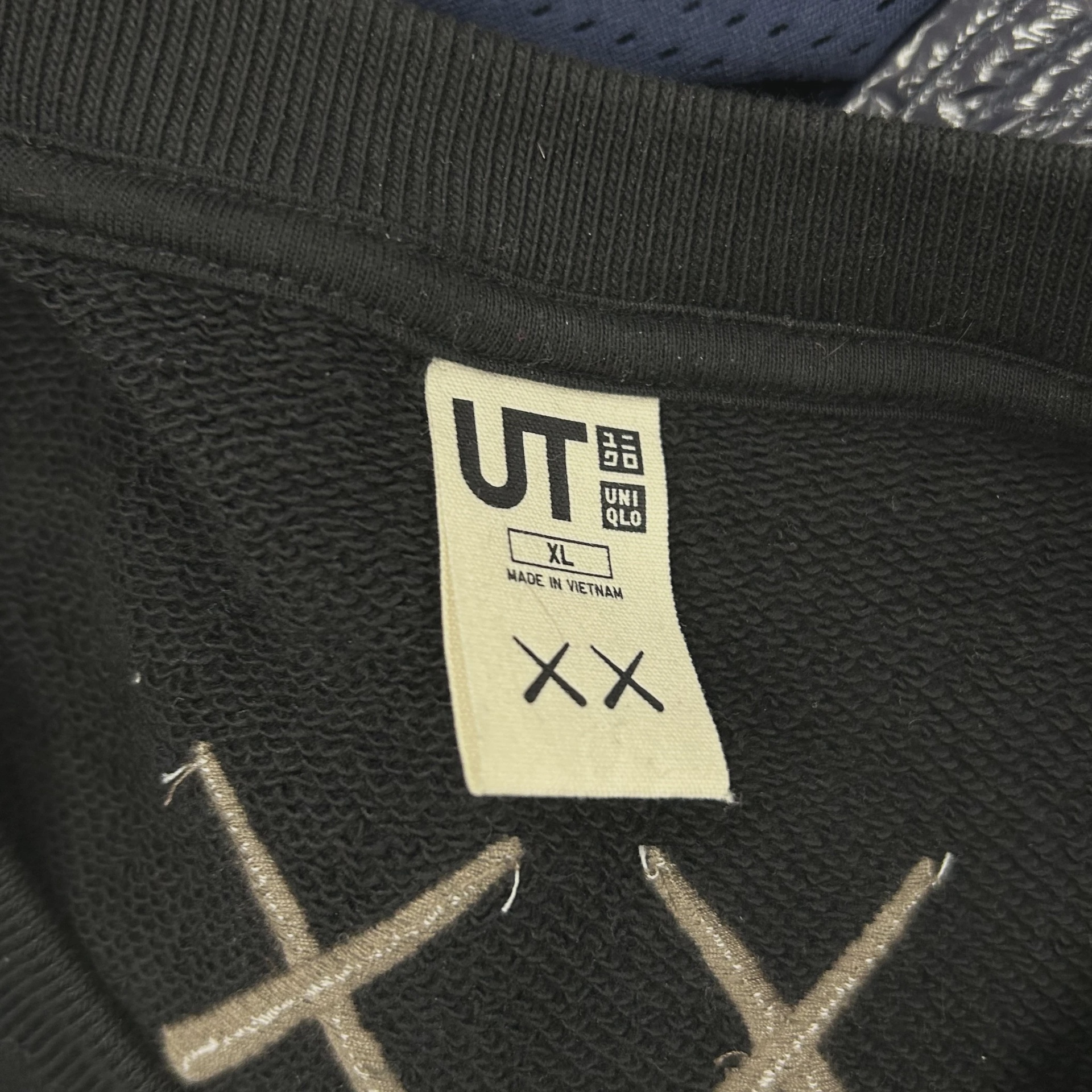 Kaws crewneck sweater • Pre-Owned [5686] 4