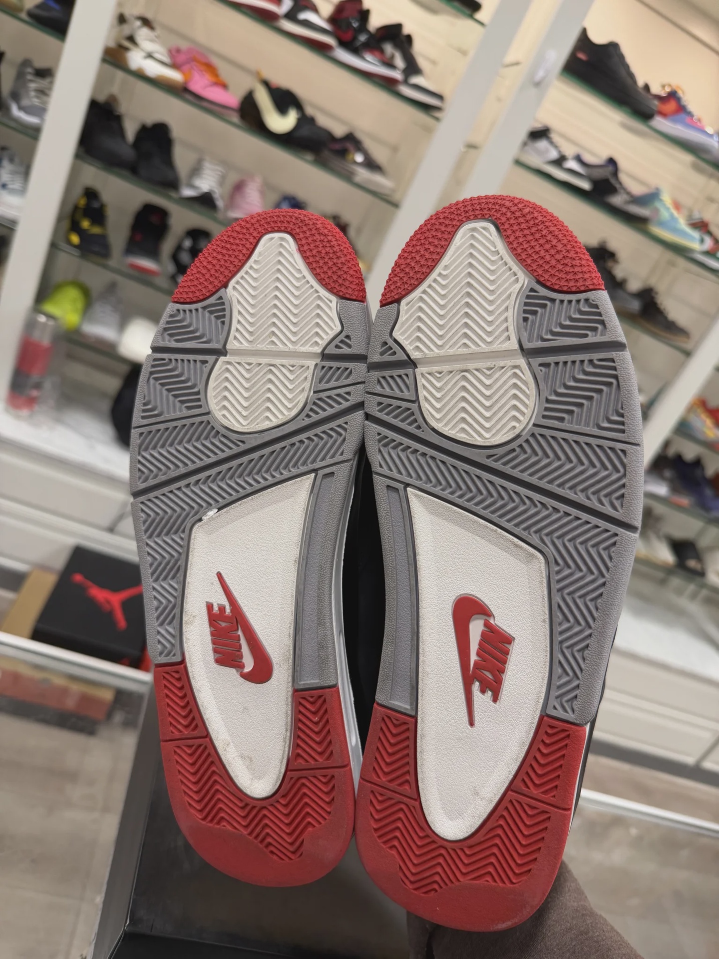 Air Jordan 4 Retro Black Red (2019) • Pre-Owned [9921] - photo 3