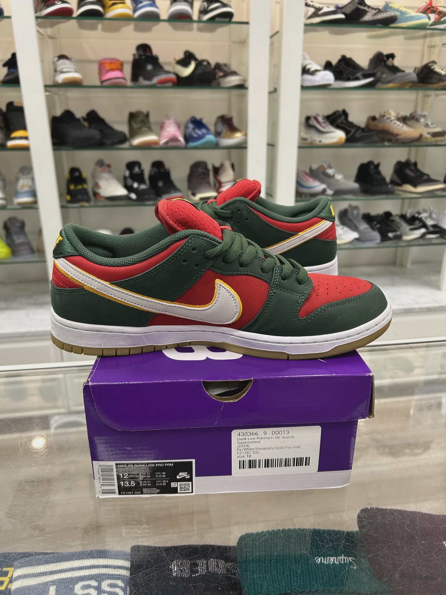 Nike SB Dunk Low Pro PRM Seattle Supersonics • Pre-Owned [5062] - photo 5