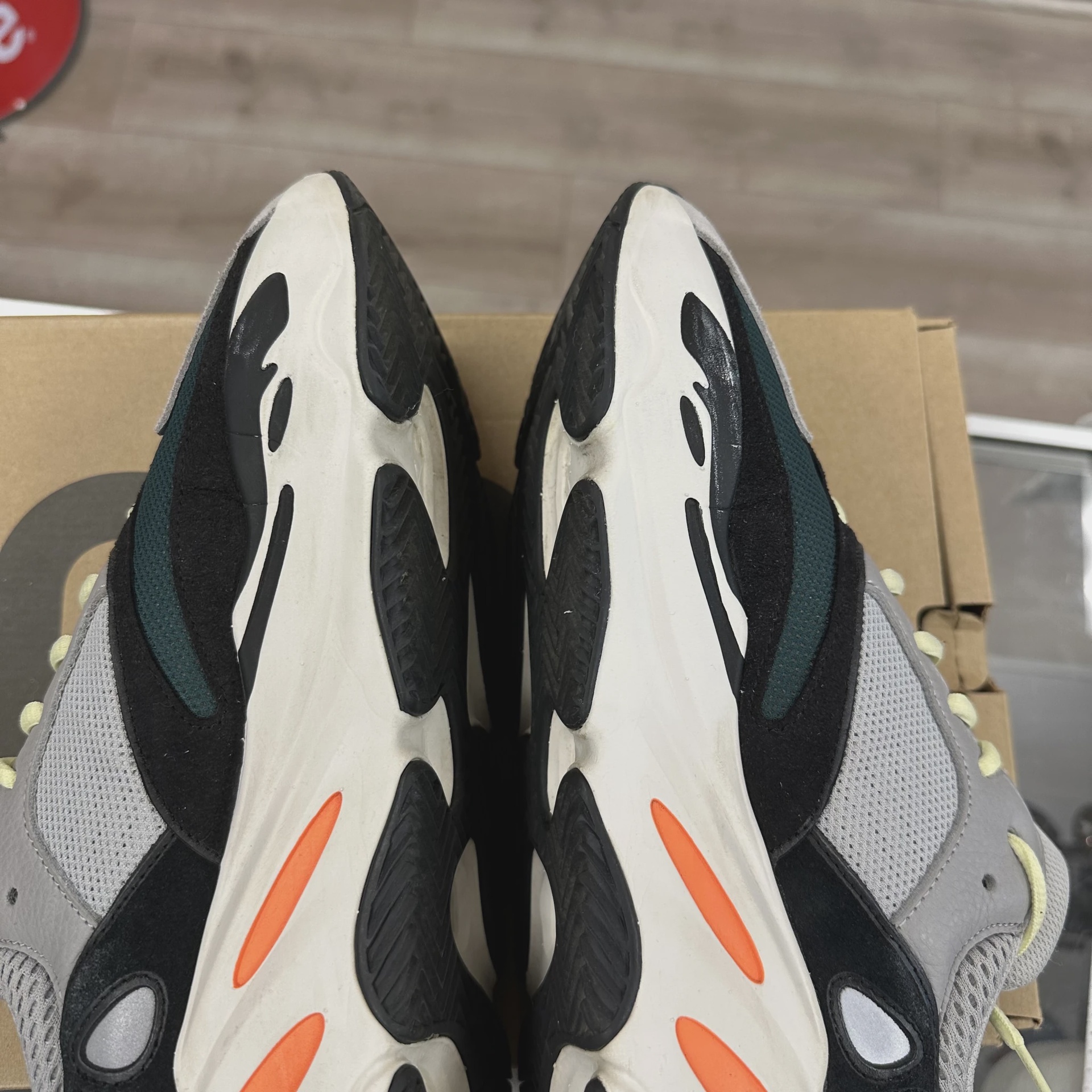 adidas Yeezy Boost 700 Wave Runner • Pre-Owned [3974] 7