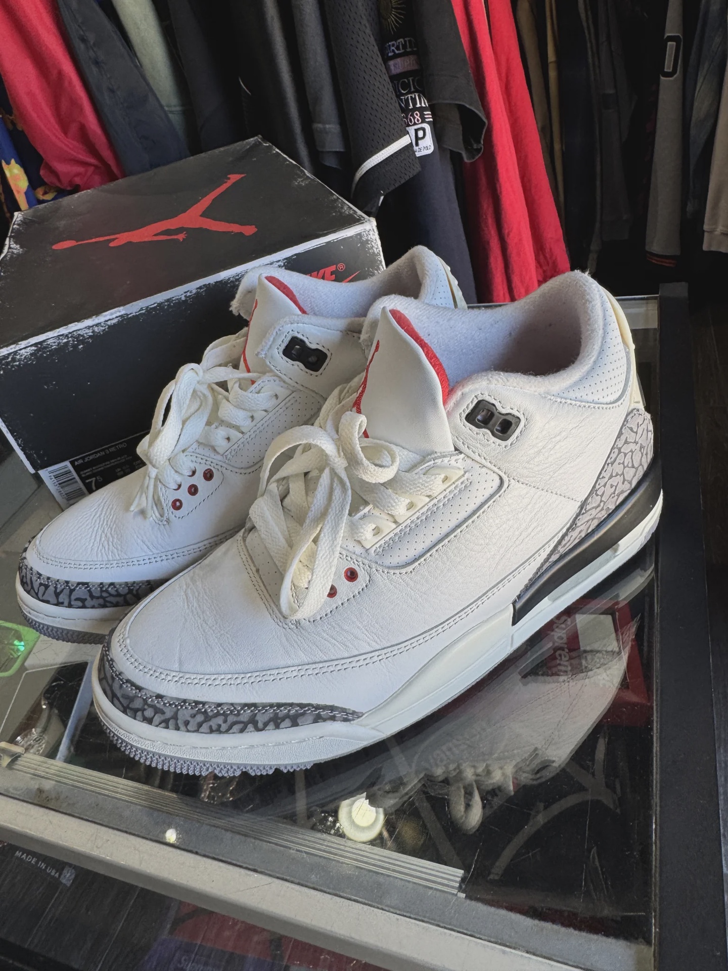 Air Jordan 3 Retro White Cement Reimagined • Pre-Owned [4546] - photo 2