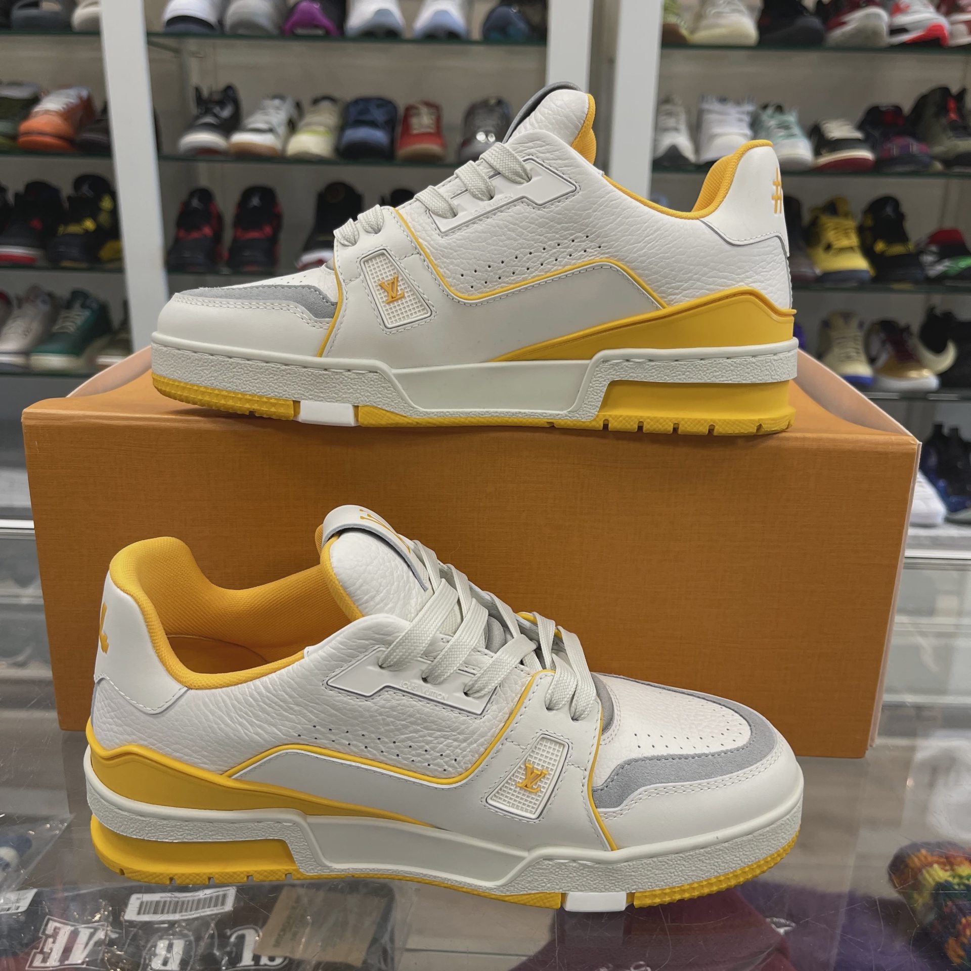Louis Vuitton LV Trainer White Yellow Script • Pre-Owned [2676] 3