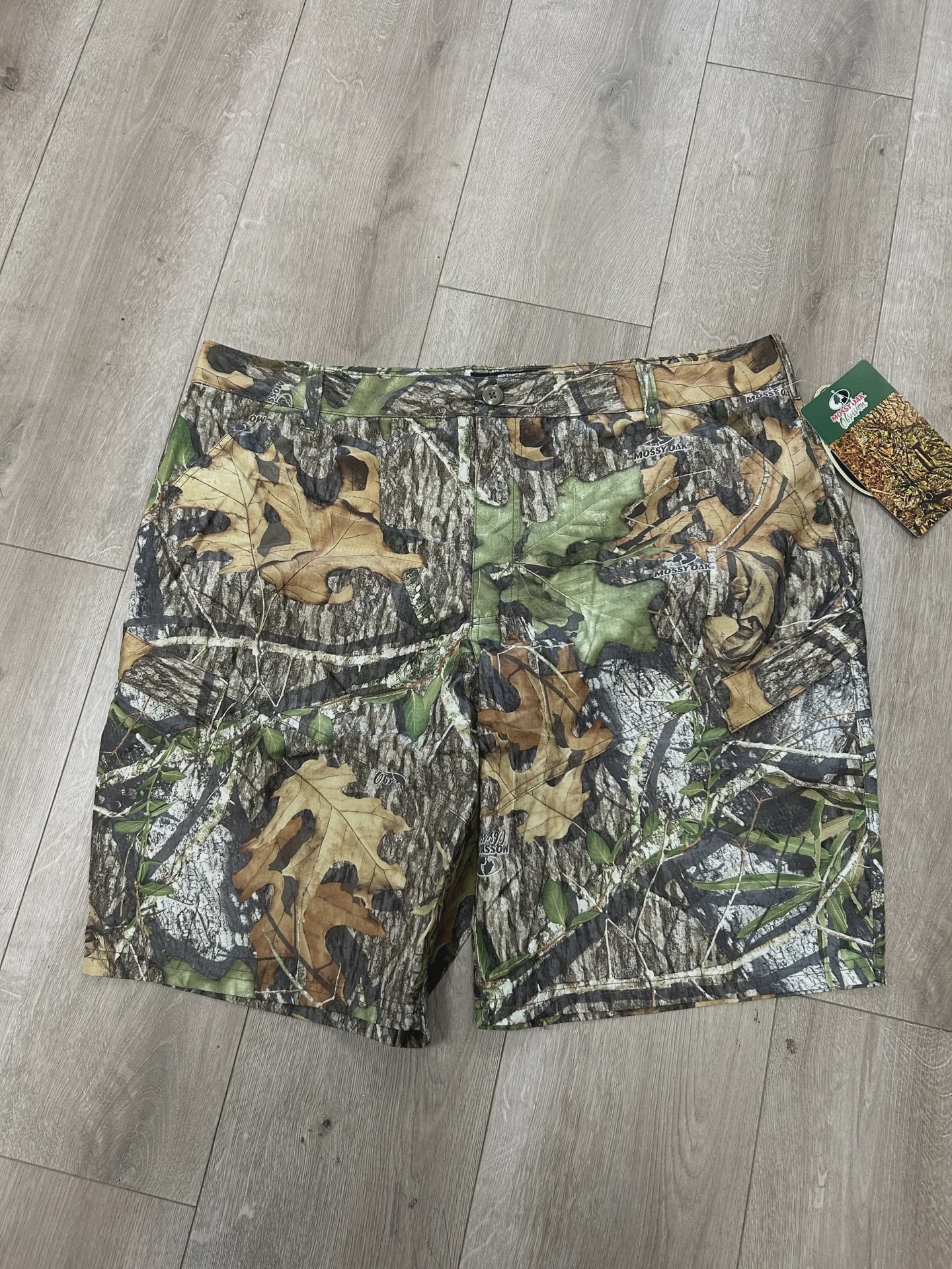 Vintage Realtree Camo Shorts • Brand New [2916] - photo 1