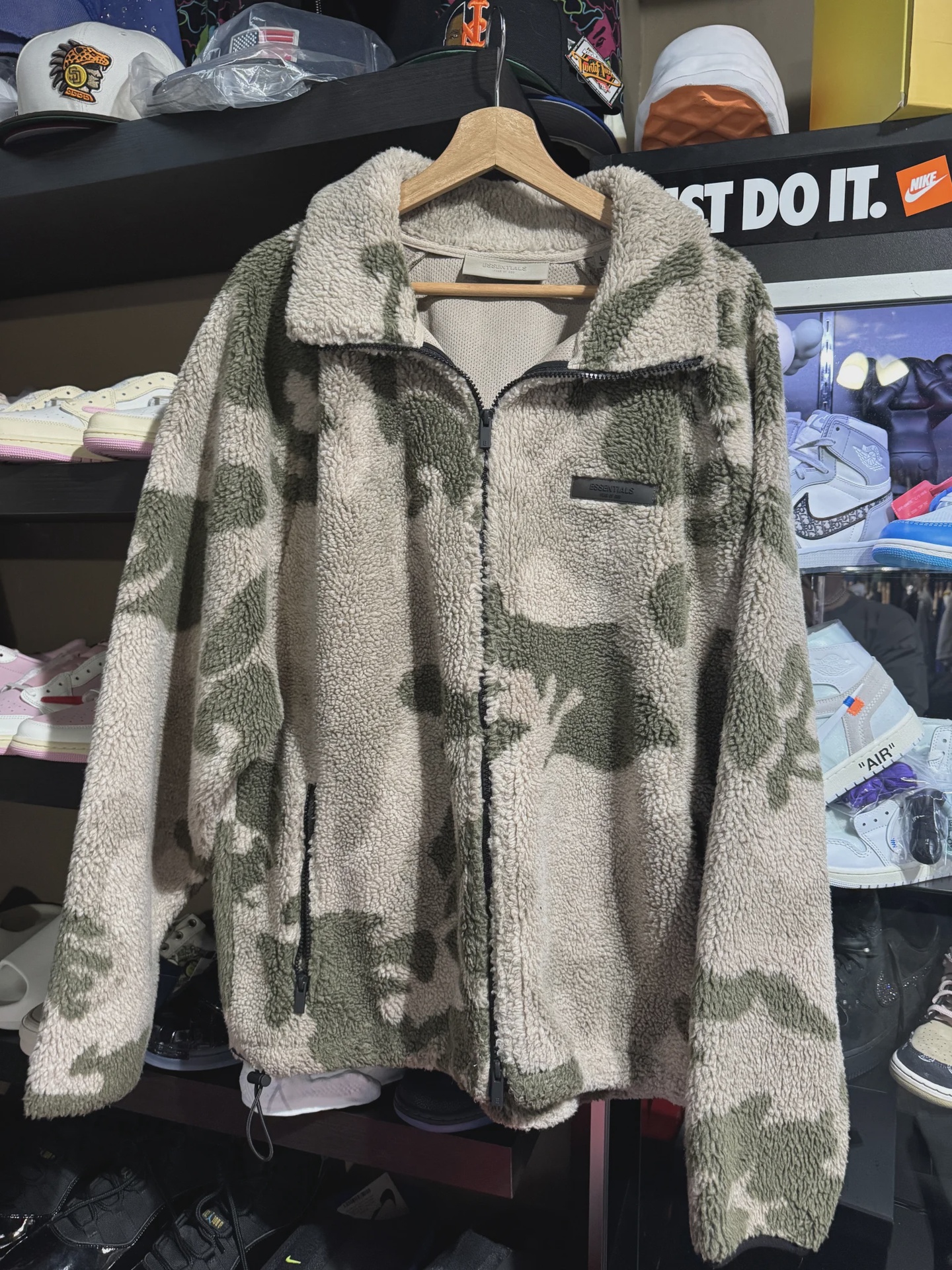 Essentials Essentials Fleece Camo Jacket L - Size L