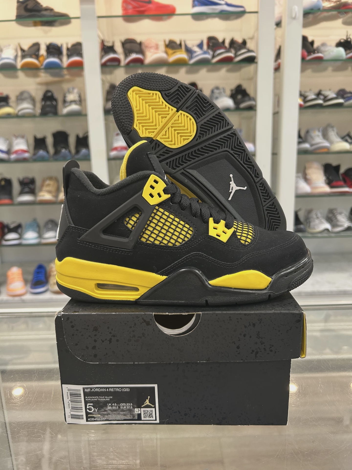 Air Jordan 4 Retro Thunder (2023) (Grade School) • Pre-Owned [4425]