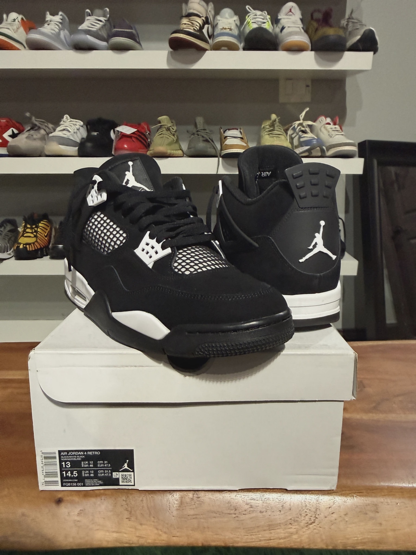Air Jordan 4 Retro White Thunder • Pre-Owned [3192]