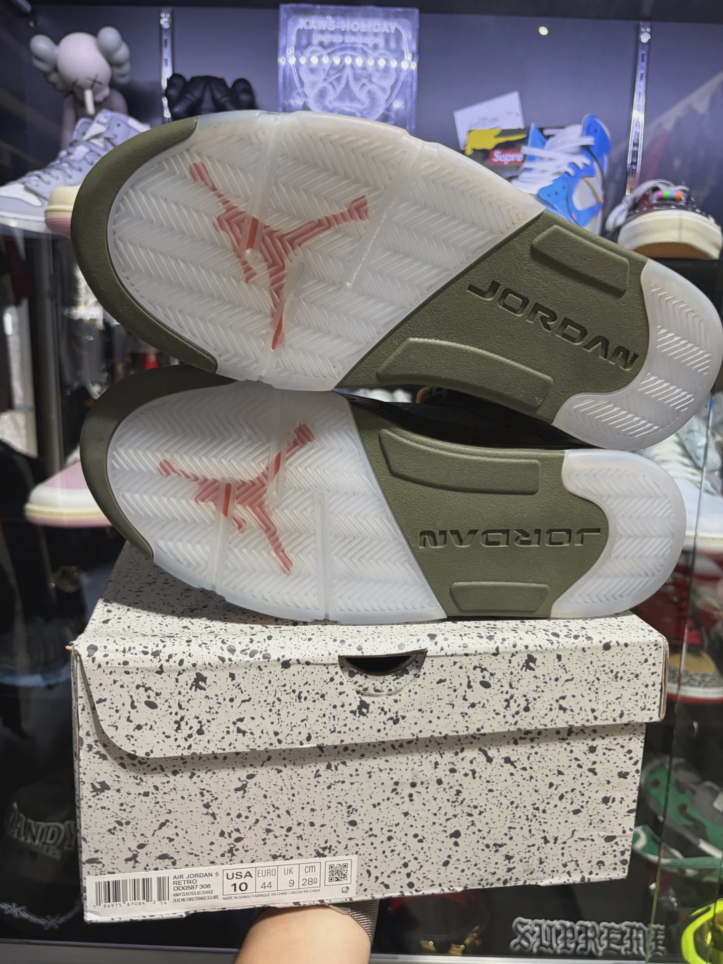 Air Jordan 5 Retro Olive (2024) • Pre-Owned [9585] - photo 3