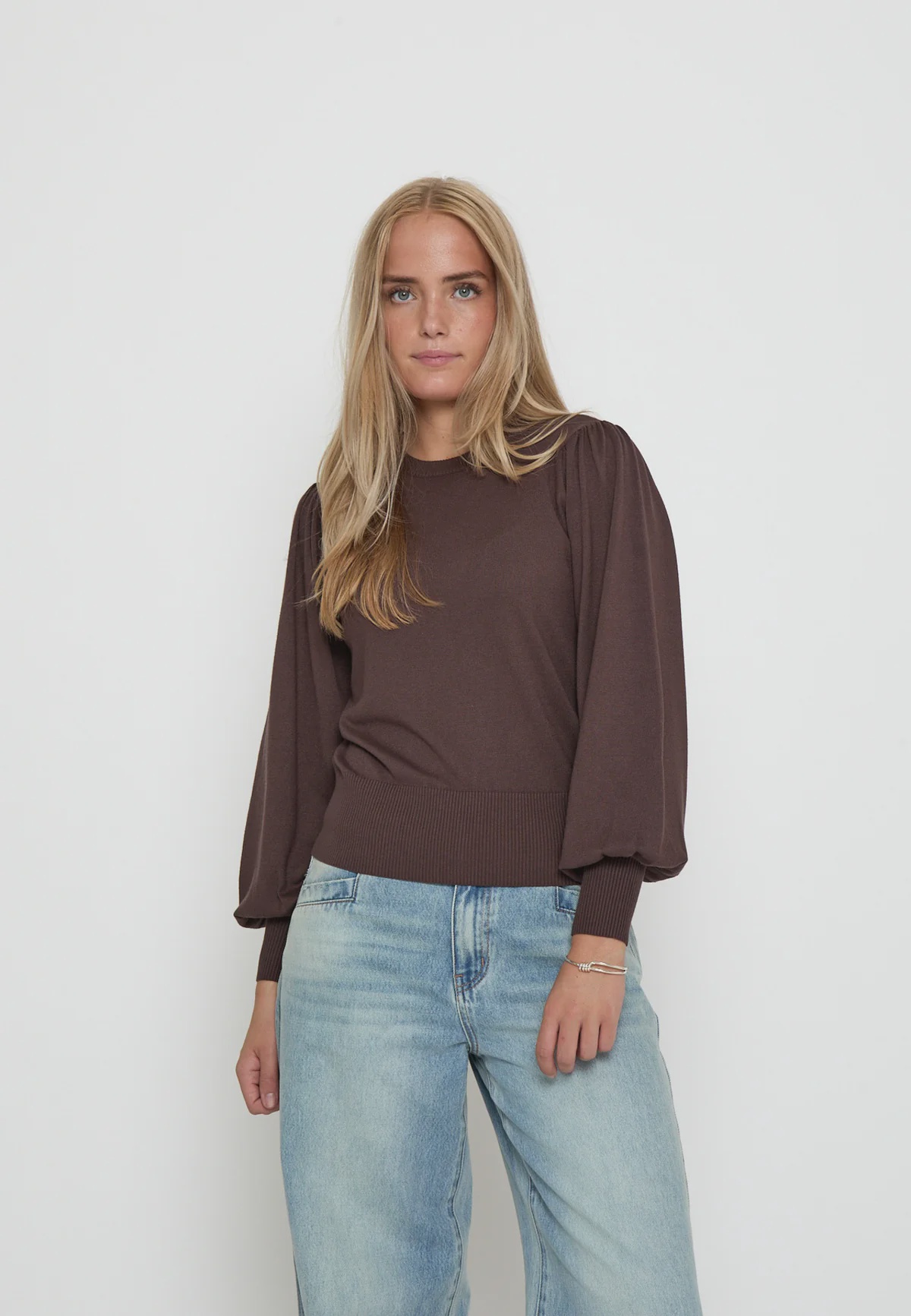 Liva Long Sleeve Pullover · Bracken Brown — foto 1
