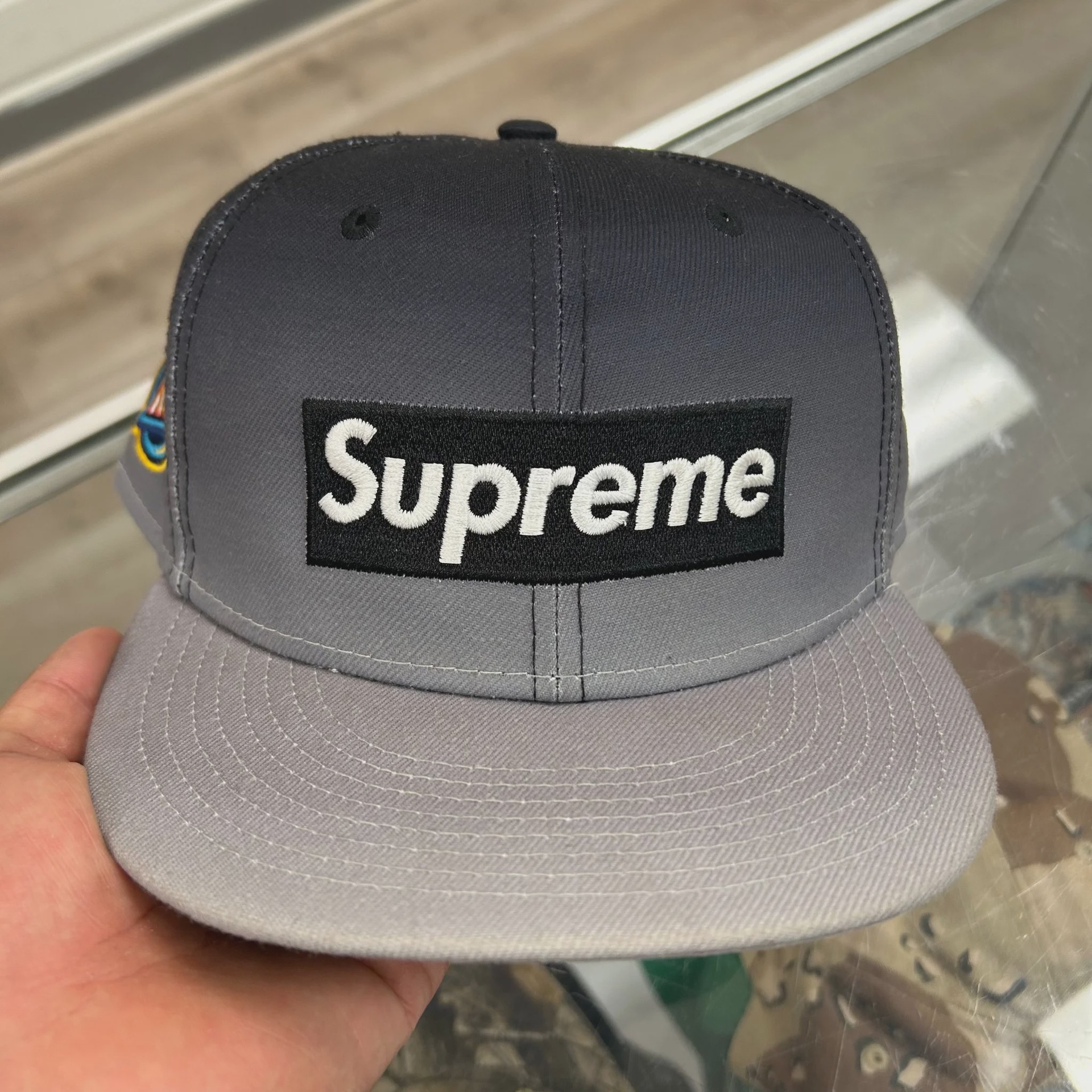 SS23 Supreme Gradient Box Logo New Era 'Black' • Pre-Owned [1663] - photo 2