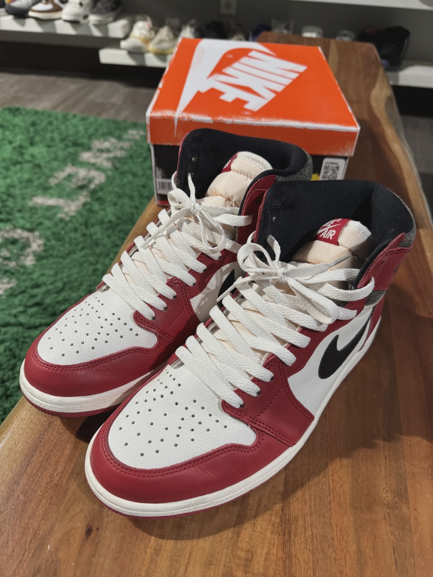 Air Jordan 1 Retro High Original Chicago Lost and Found • Pre-Owned [4924] - photo 2