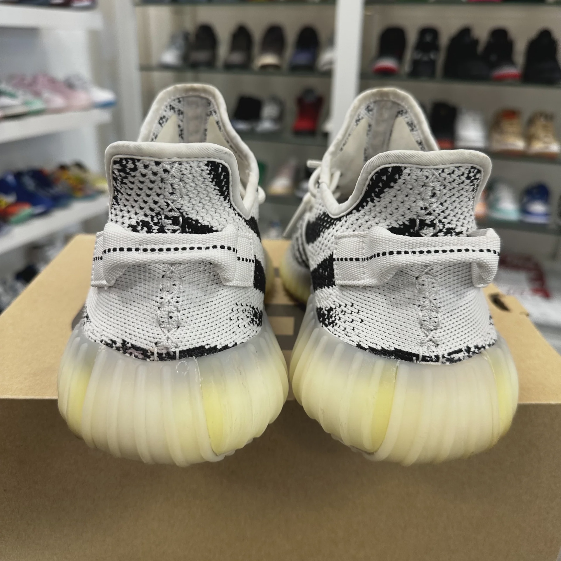 adidas Yeezy Boost 350 V2 Zebra • Pre-Owned [7389] - photo 5