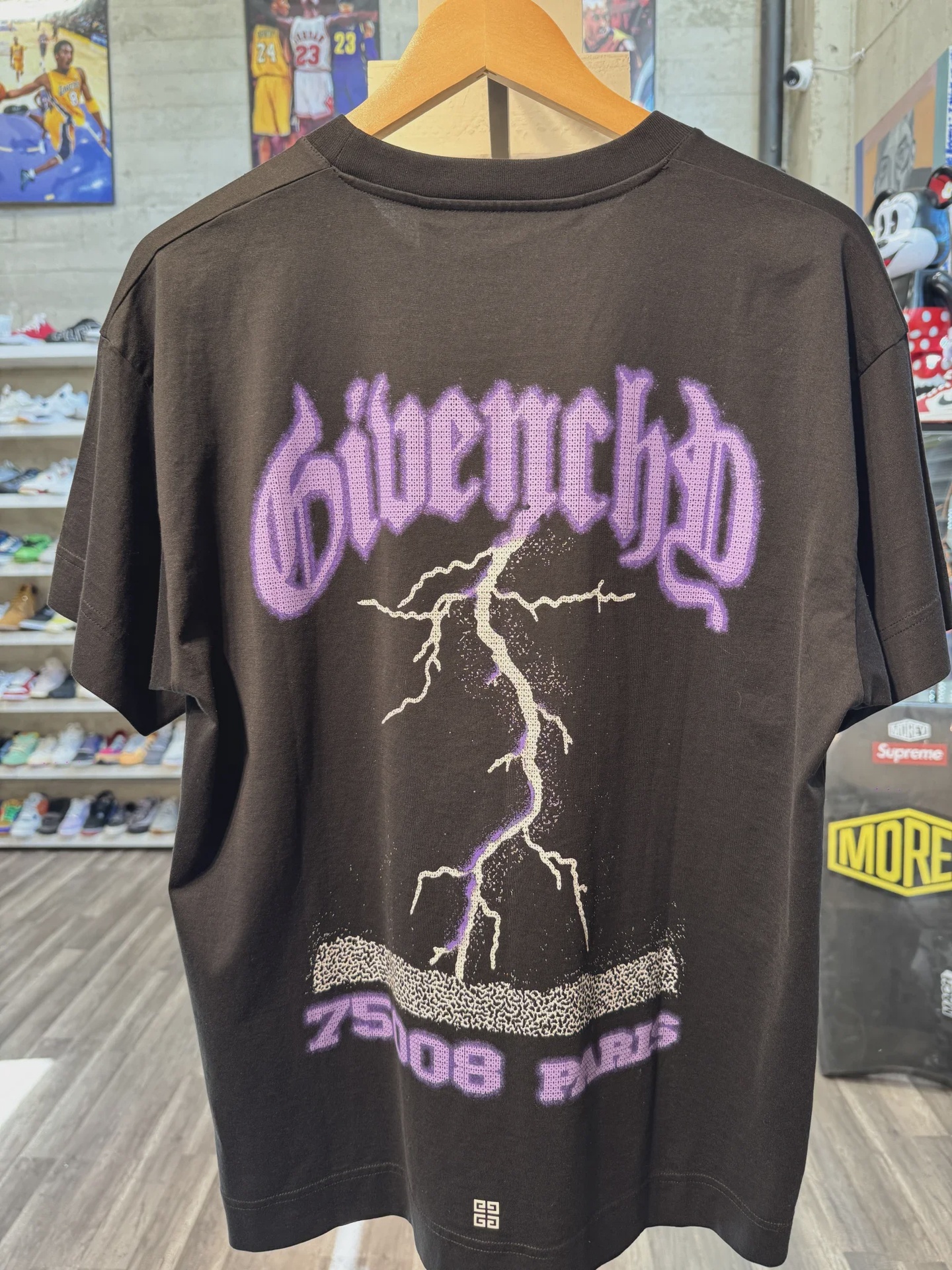 Givenchy Boxy Short Sleeve Tee Black XS • Pre-Owned [5506] - photo 2