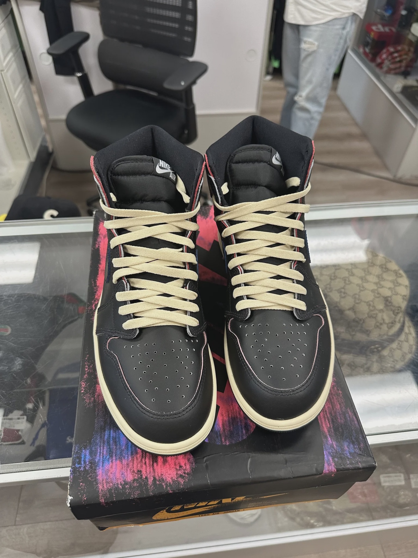 Air Jordan 1 Retro High Original Self Expression • Pre-Owned [7094] - photo 3