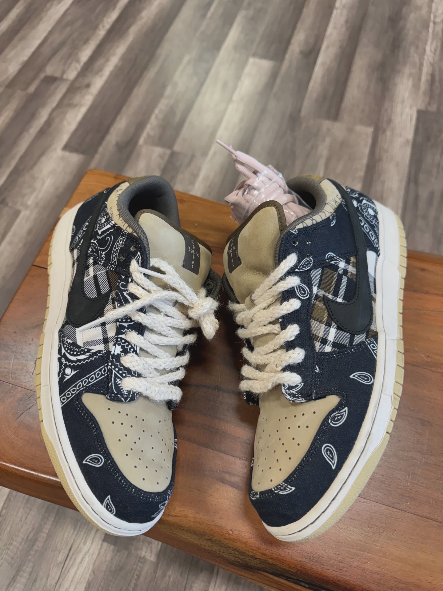Nike SB Dunk Low Travis Scott No Box • Pre-Owned [7543] - photo 2