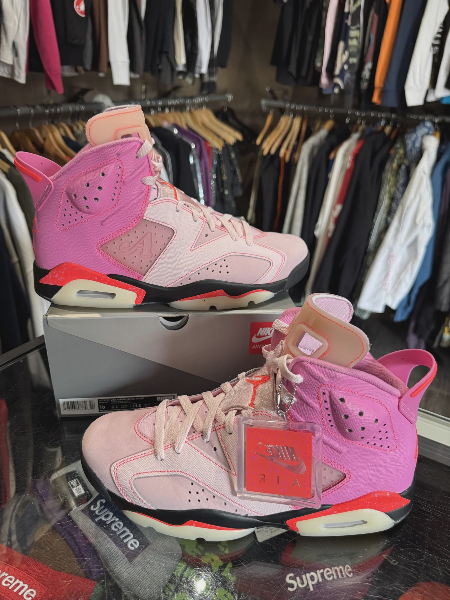 Air Jordan 6 Retro Awake NY Playful Pink • Pre-Owned [2808] - photo 1