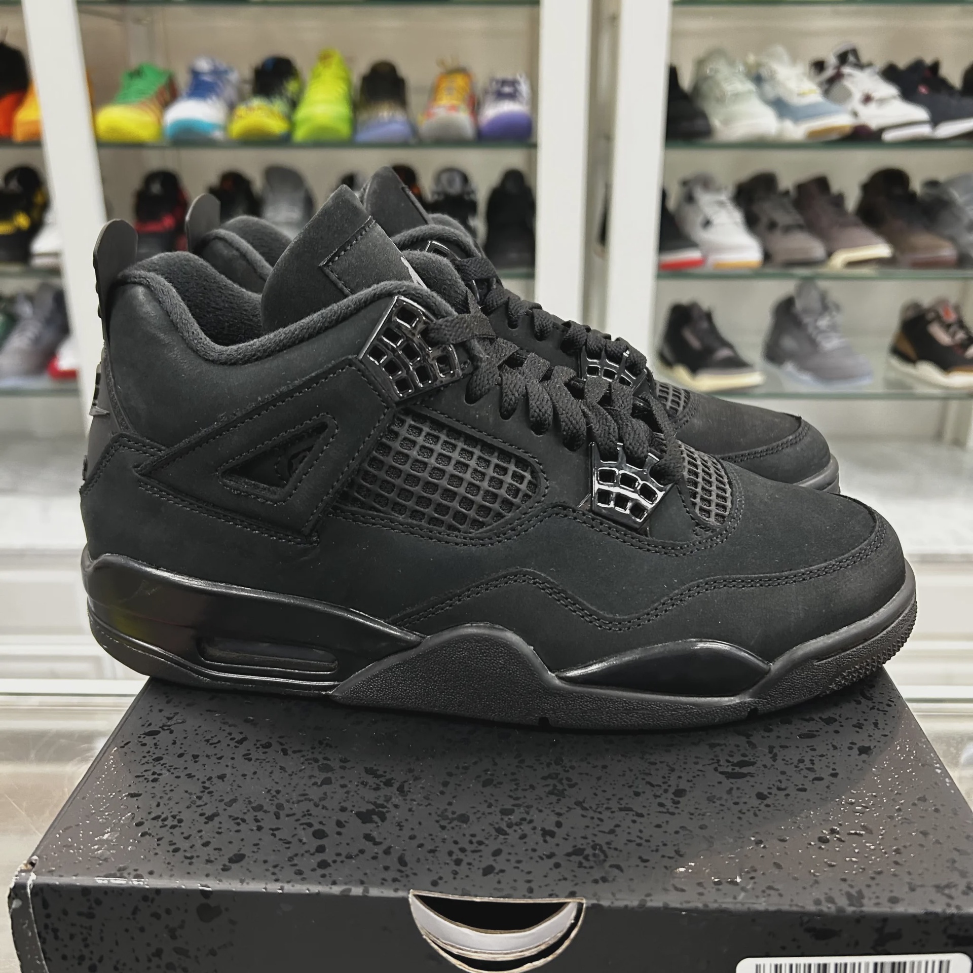 Air Jordan 4 Retro Black Cat (2025) • Pre-Owned [1174] - photo 6