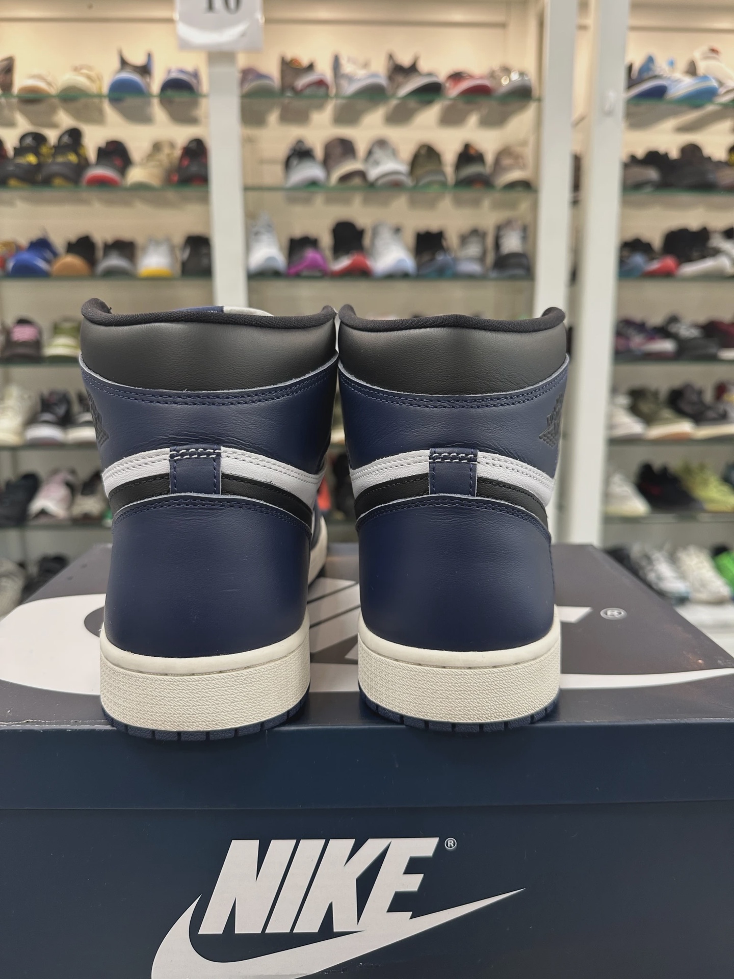 Air Jordan 1 Retro High Original Midnight Navy • Pre-Owned [1128] 3