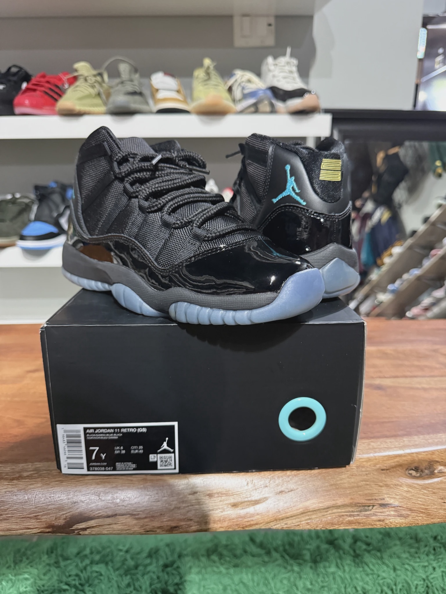 Air Jordan 11 Retro Gamma Blue (2025) (Grade School) • Pre-Owned [8739]