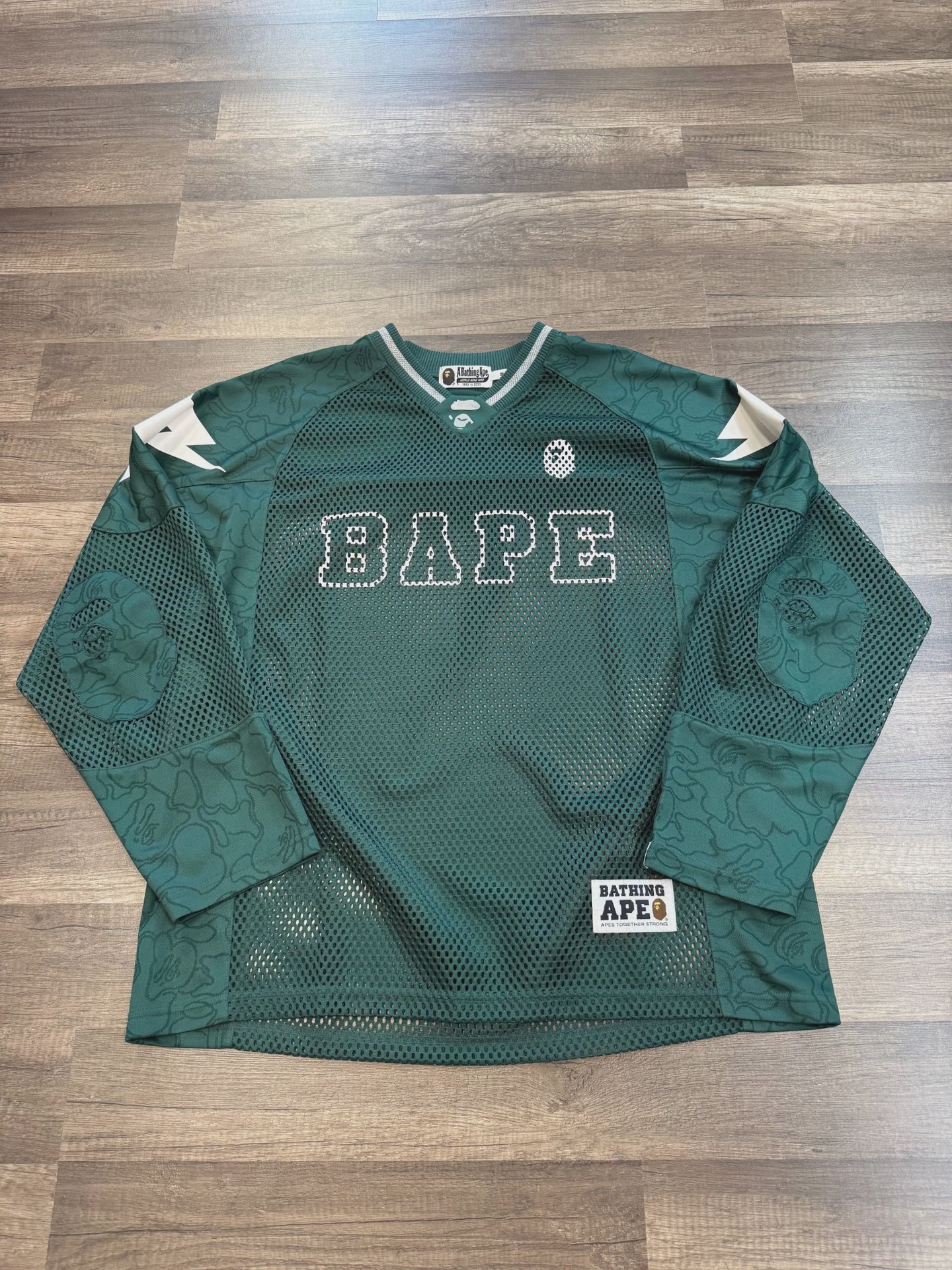 Bape Green Jersey M • Pre-Owned [6546] - photo 1