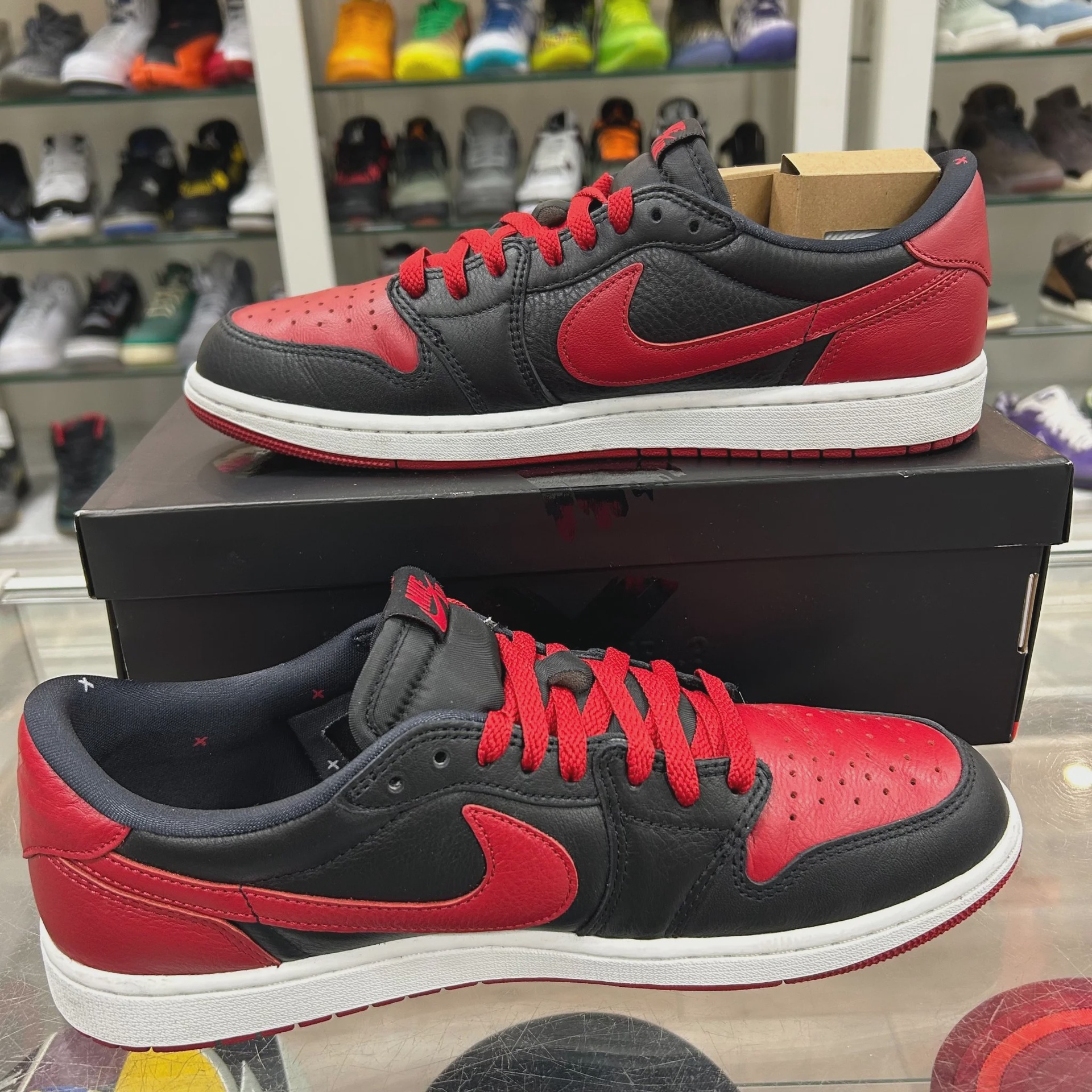 Jordan 1 Retro Low OG Banned • Pre-Owned [9030] - photo 8